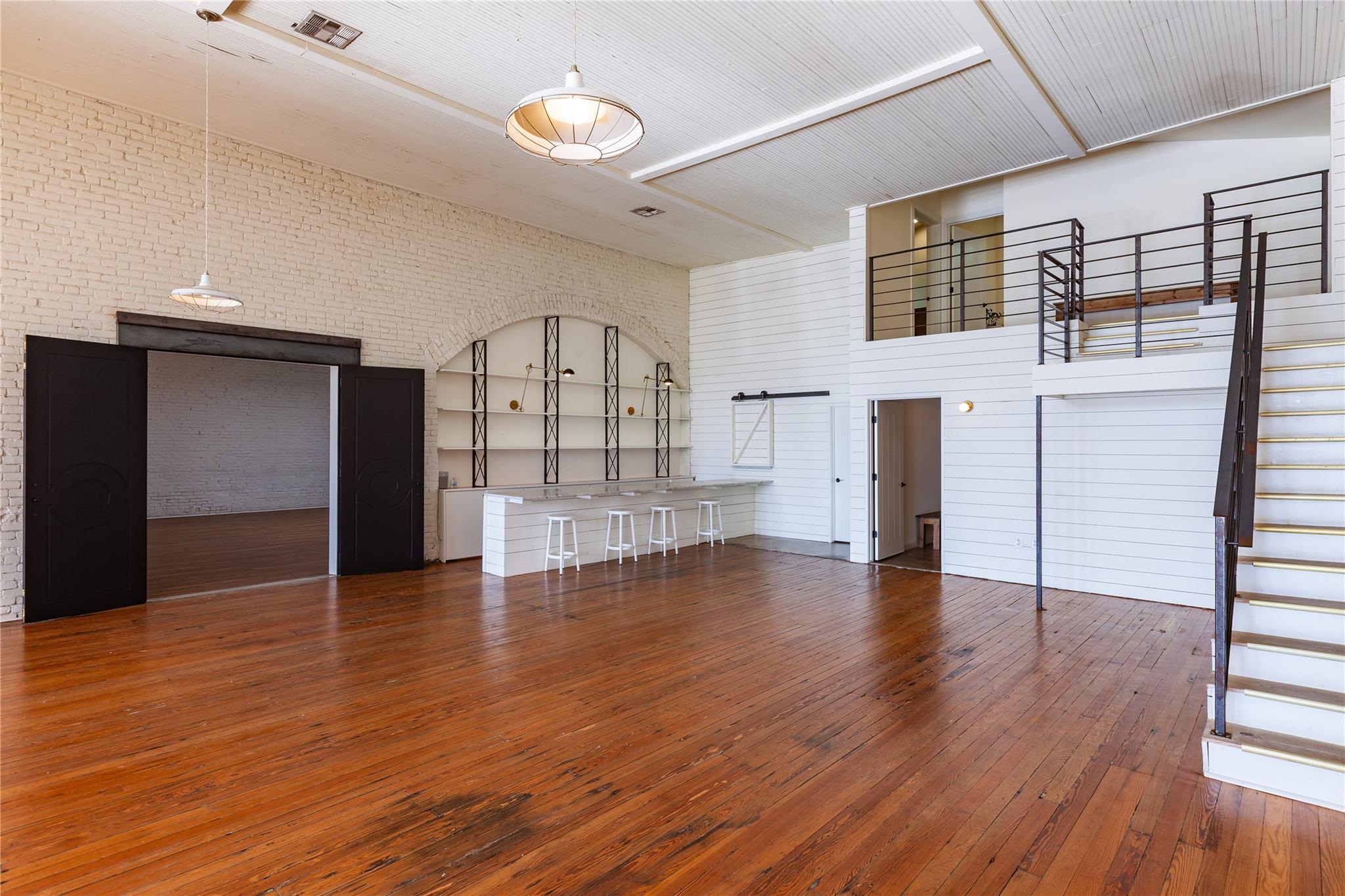 Listing photo 1 of 111  East St
