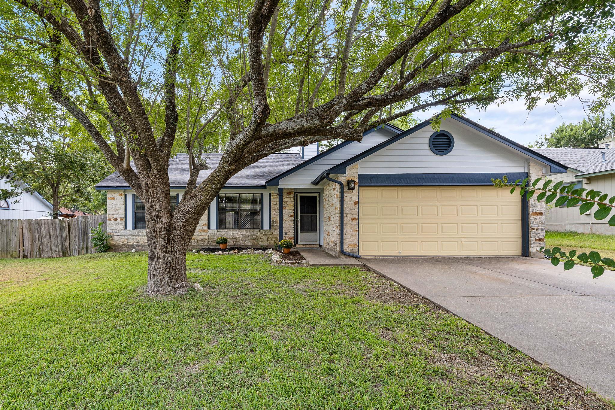 Listing photo 1 of 1705  Laurel Path