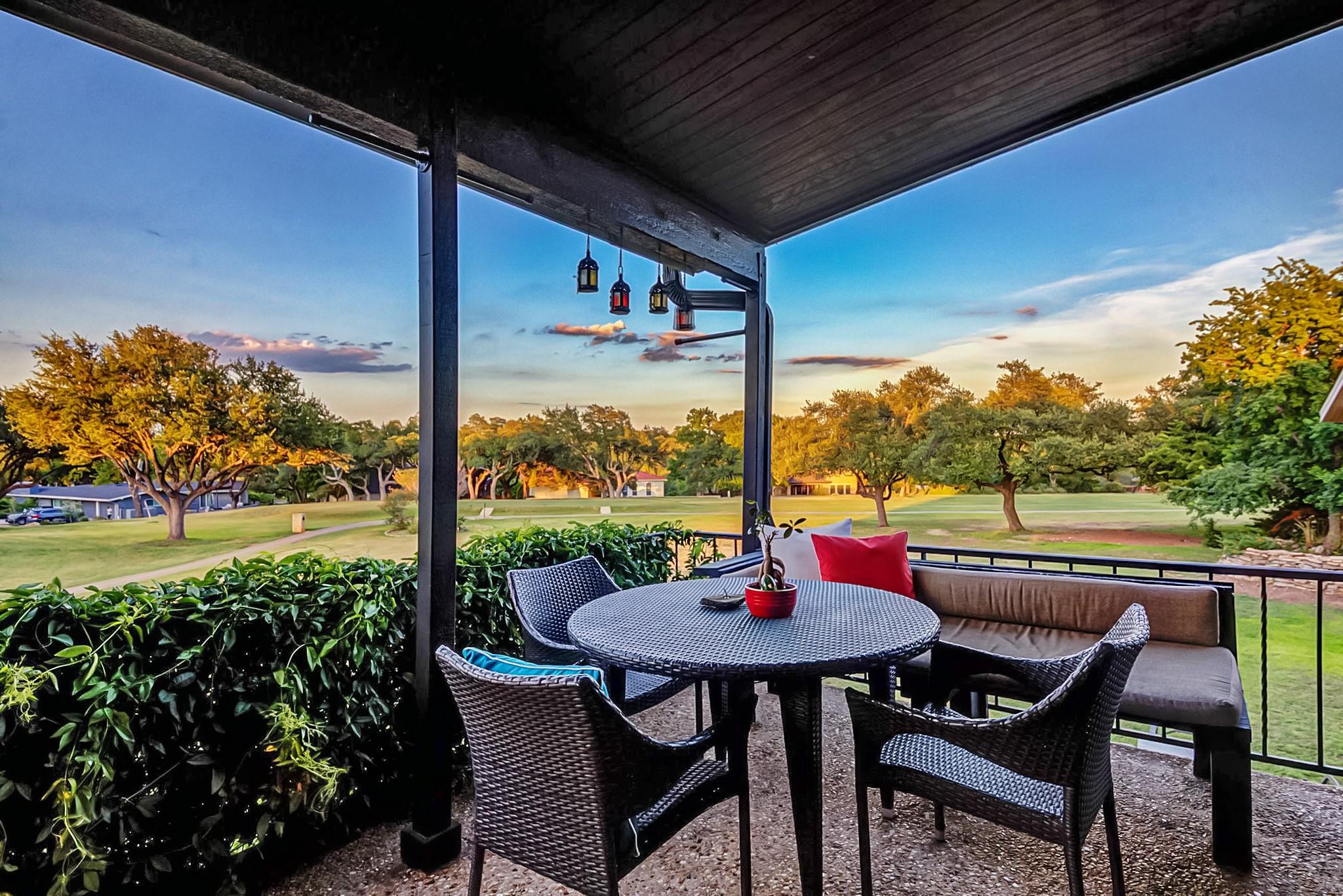 Listing photo 1 of 402  Seawind St