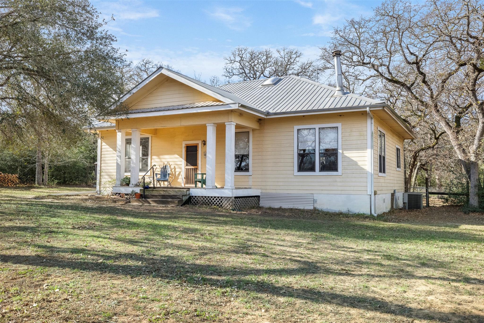 Listing photo 1 of 1139  Private Road 7009 Rd