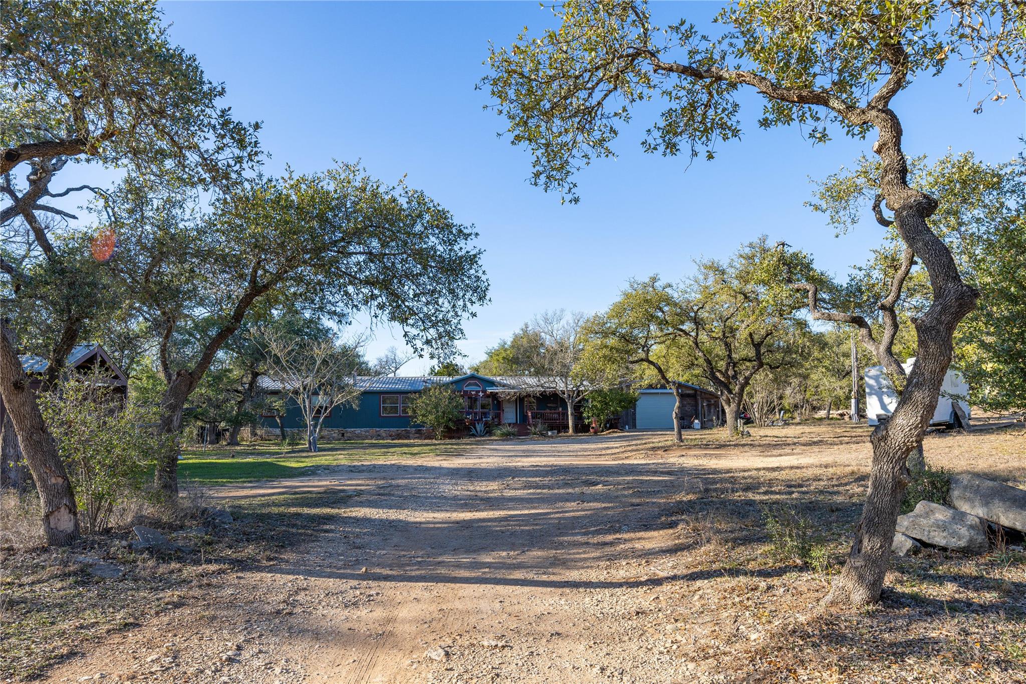 Listing photo 1 of 715  Bee Gee Rd