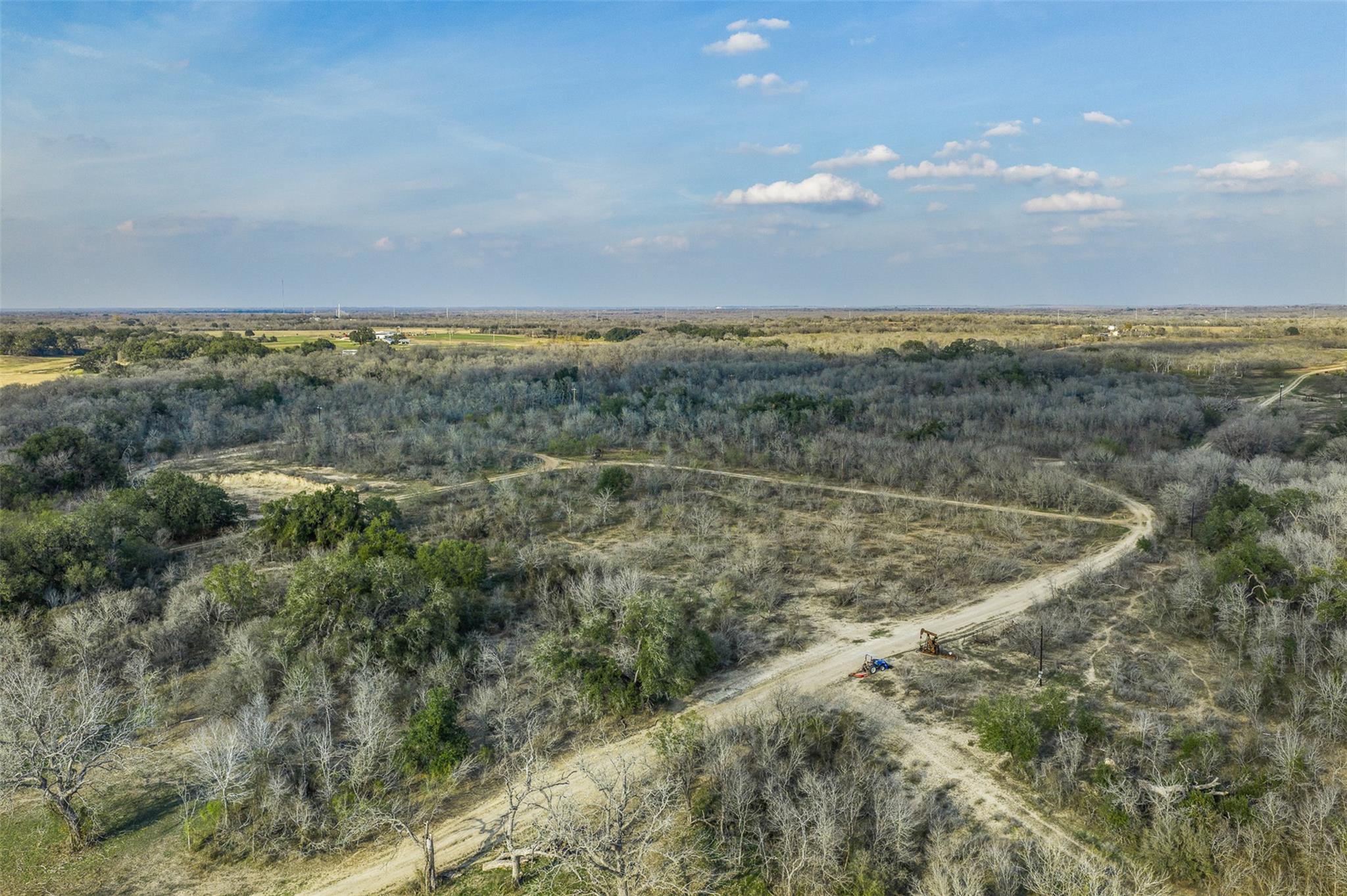 Listing photo 1 of 1144  Treetop Ln