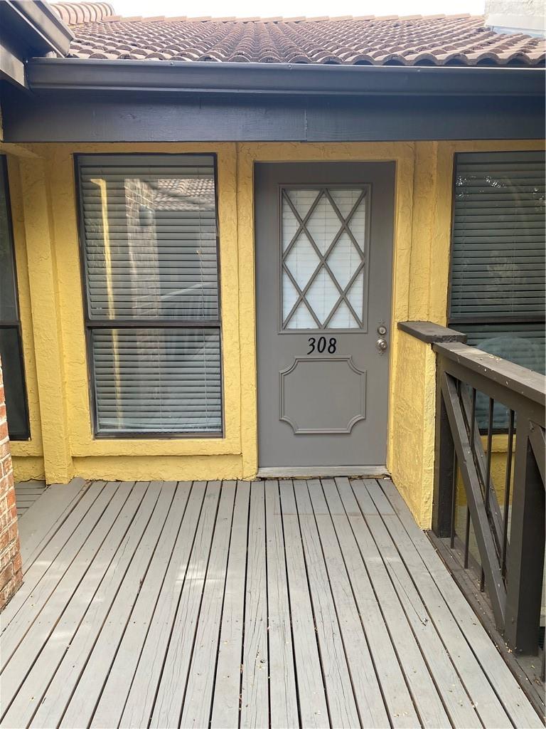 Listing photo 1 of 806 W 24th St  #308