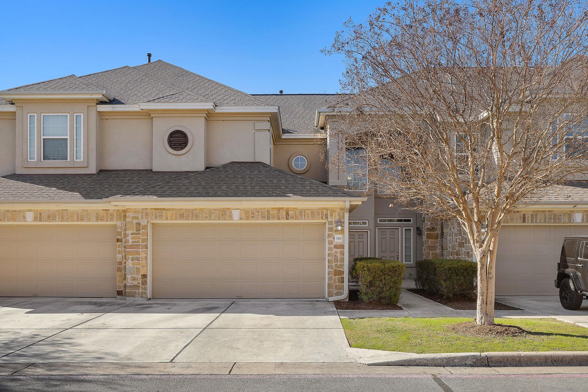 Foto de la propiedad en venta 1 de 1101 E Parmer Ln  #318