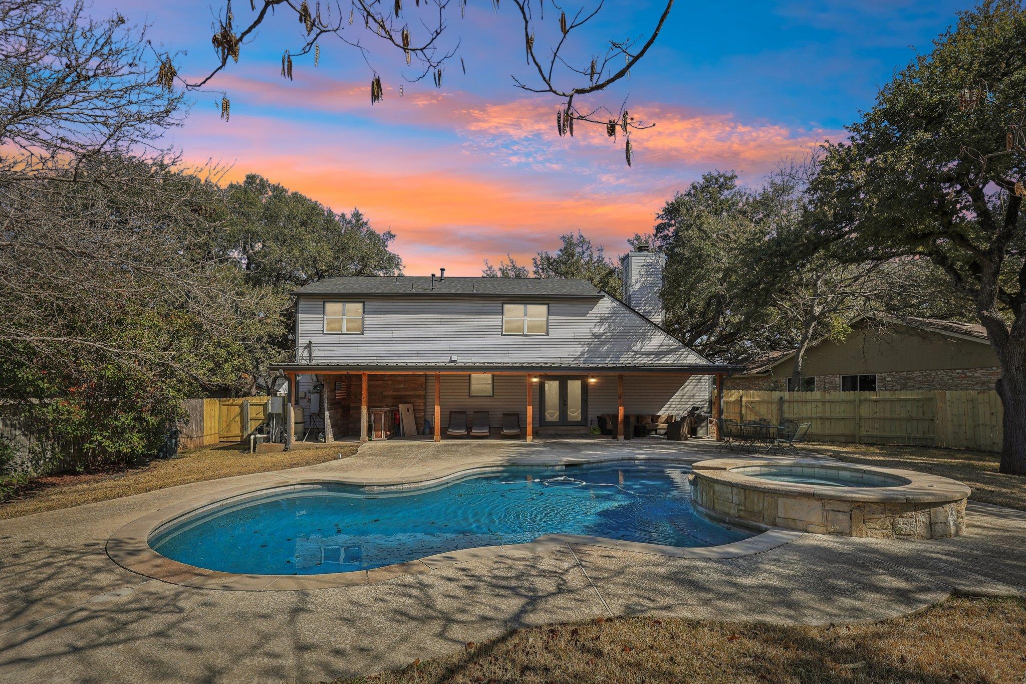 Listing photo 1 of 1600  Wood Rock Dr