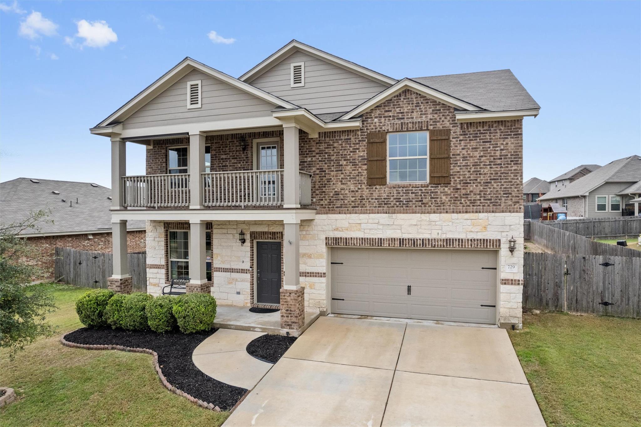 Listing photo 1 of 729  Coltrane Dr