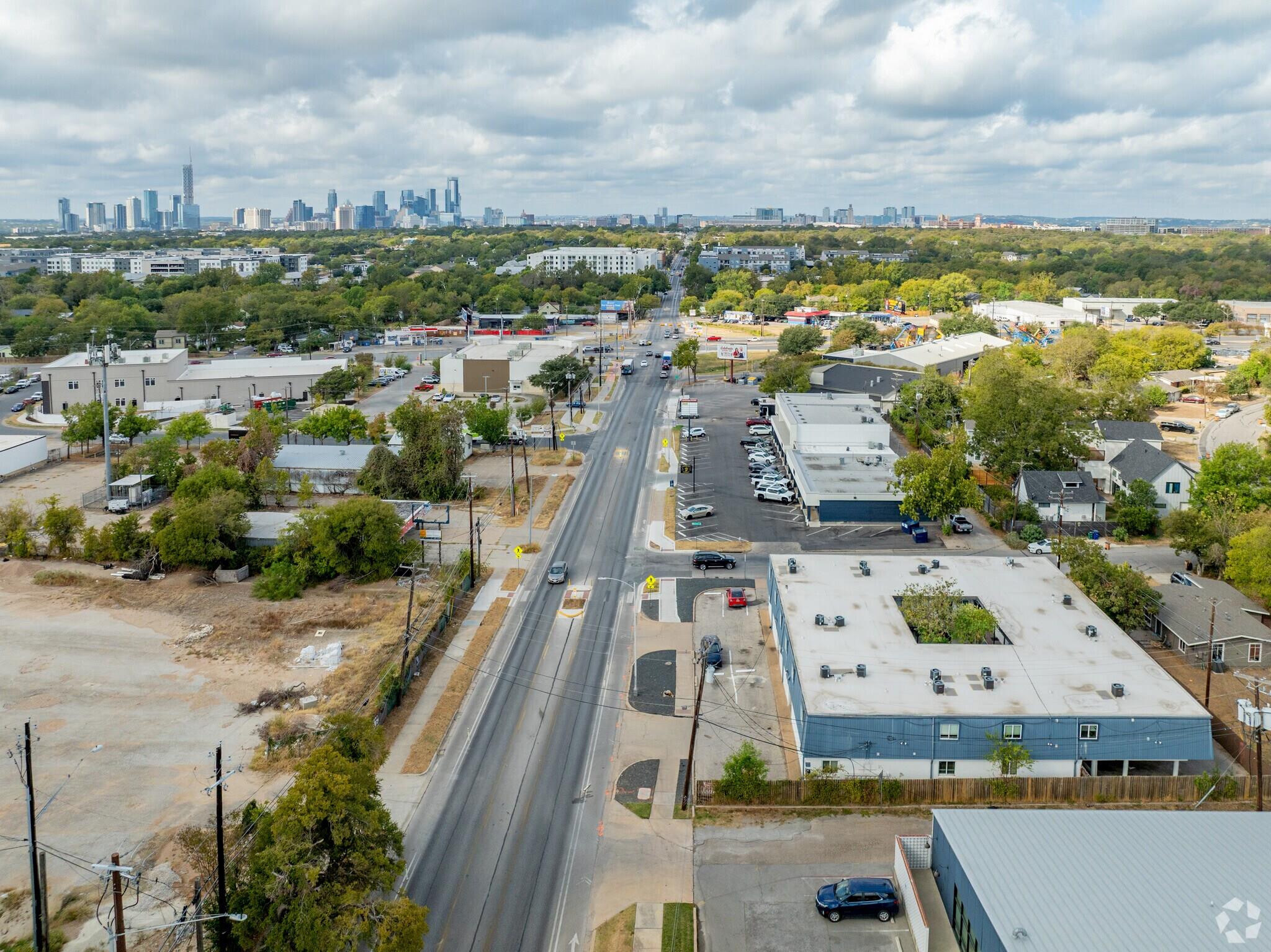 Bird's eye view of city skyline