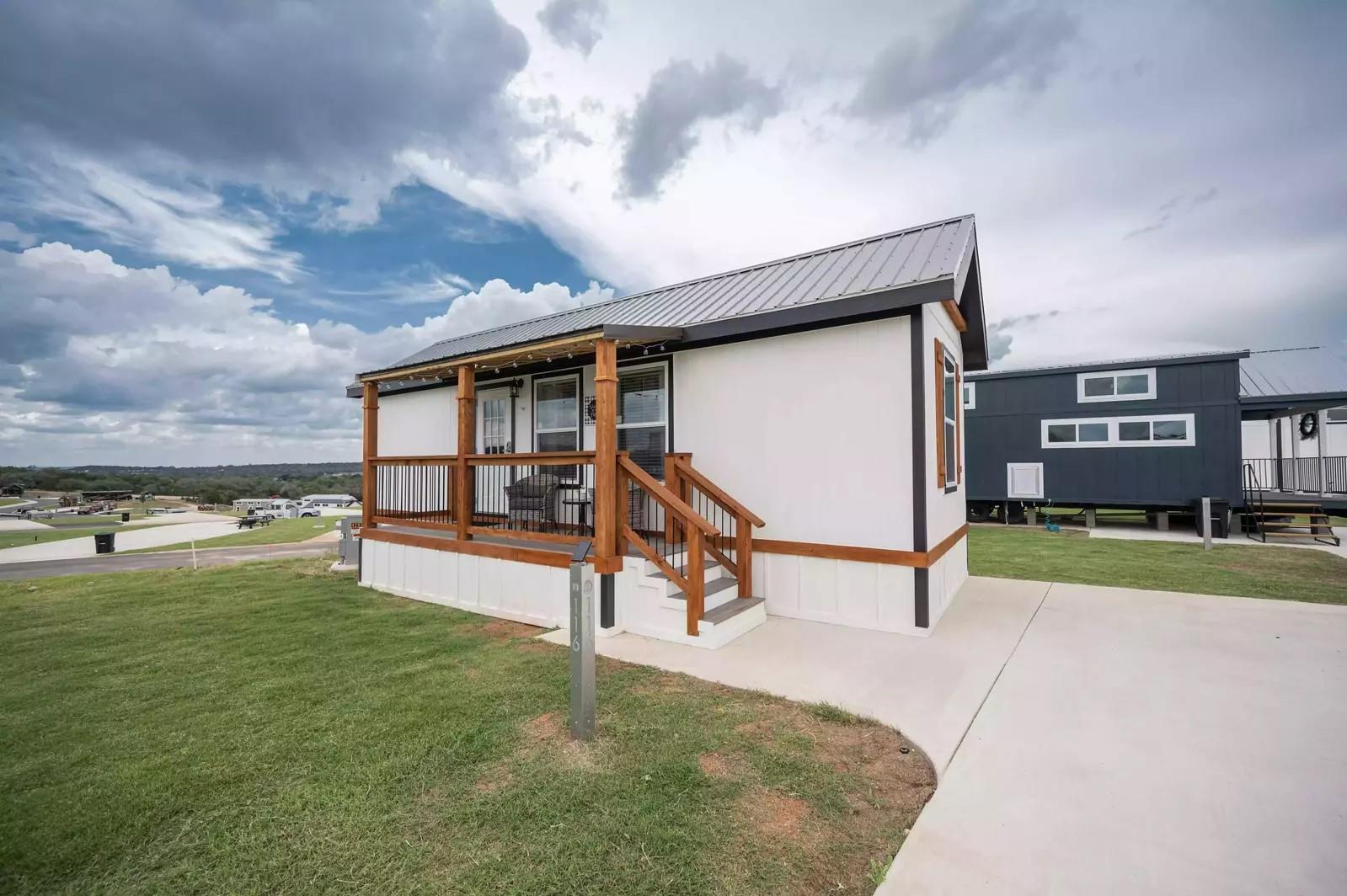 Foto del anuncio 1 de 5386  Ranch Road 1376 #116 Rd