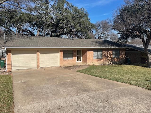 Listing photo 1 of 102 W Covington Dr