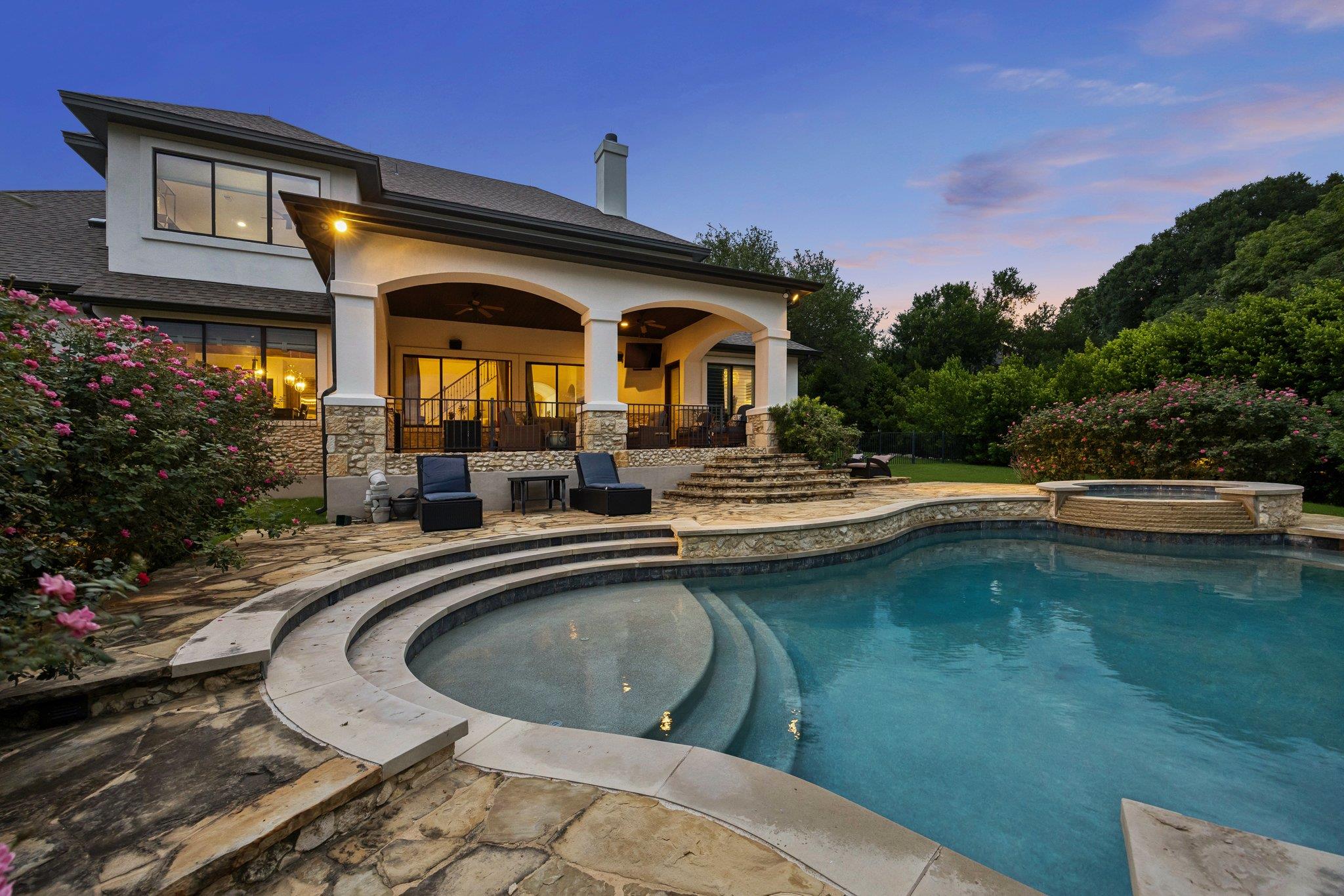 Listing photo 1 of 1100  High Lonesome St