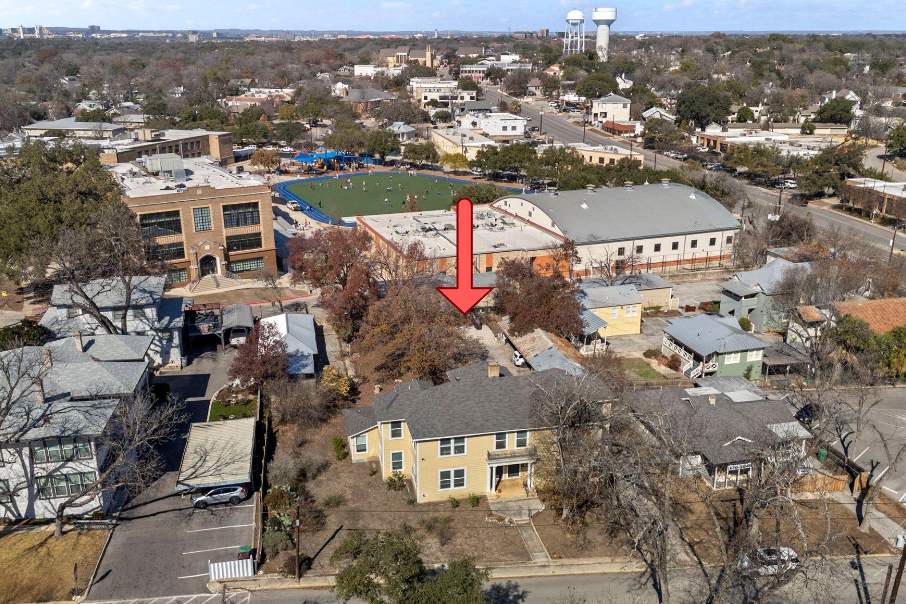 Aerial view of property and surrounding area