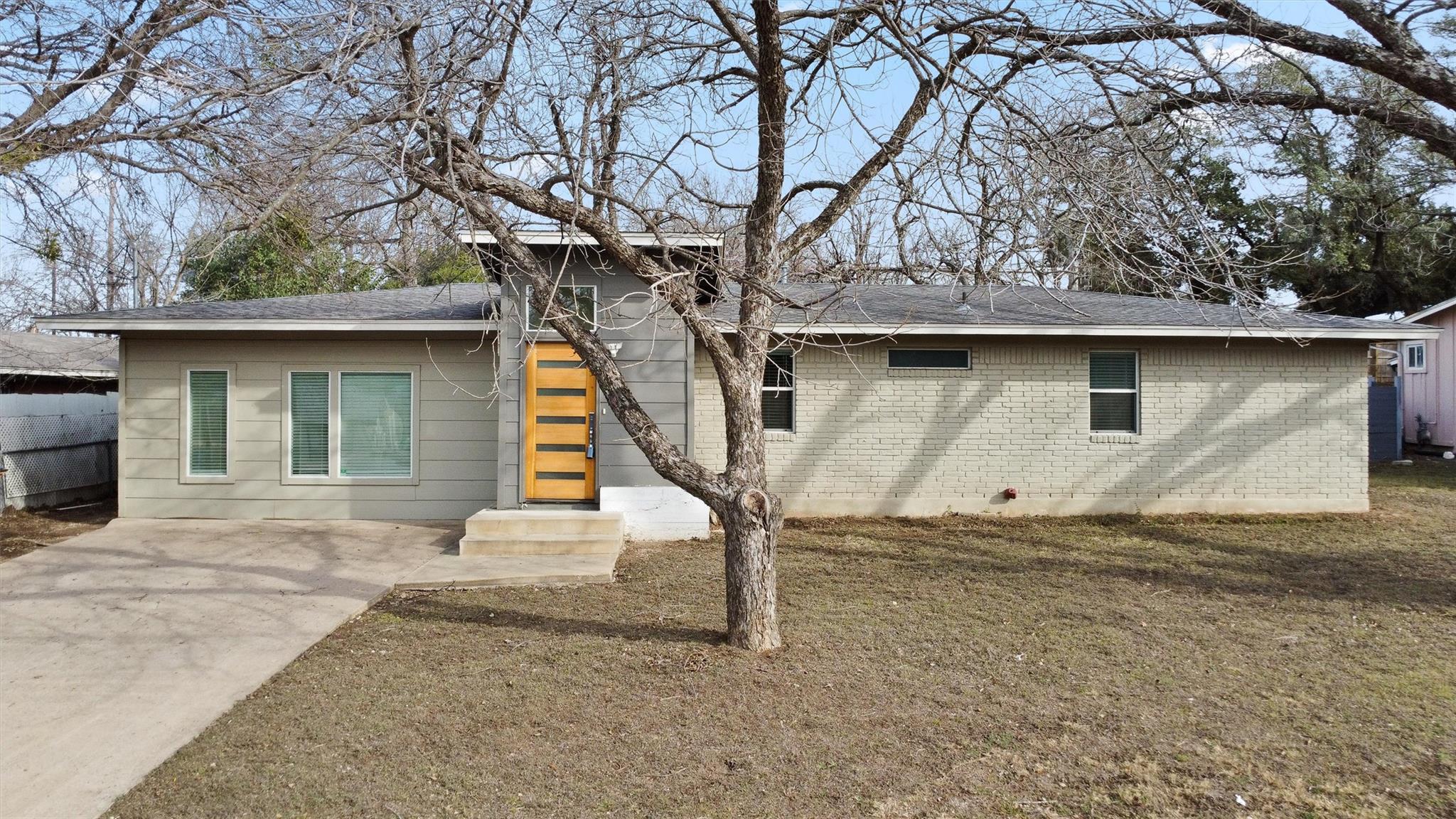 Listing photo 1 of 11907  Pollyanna Ave