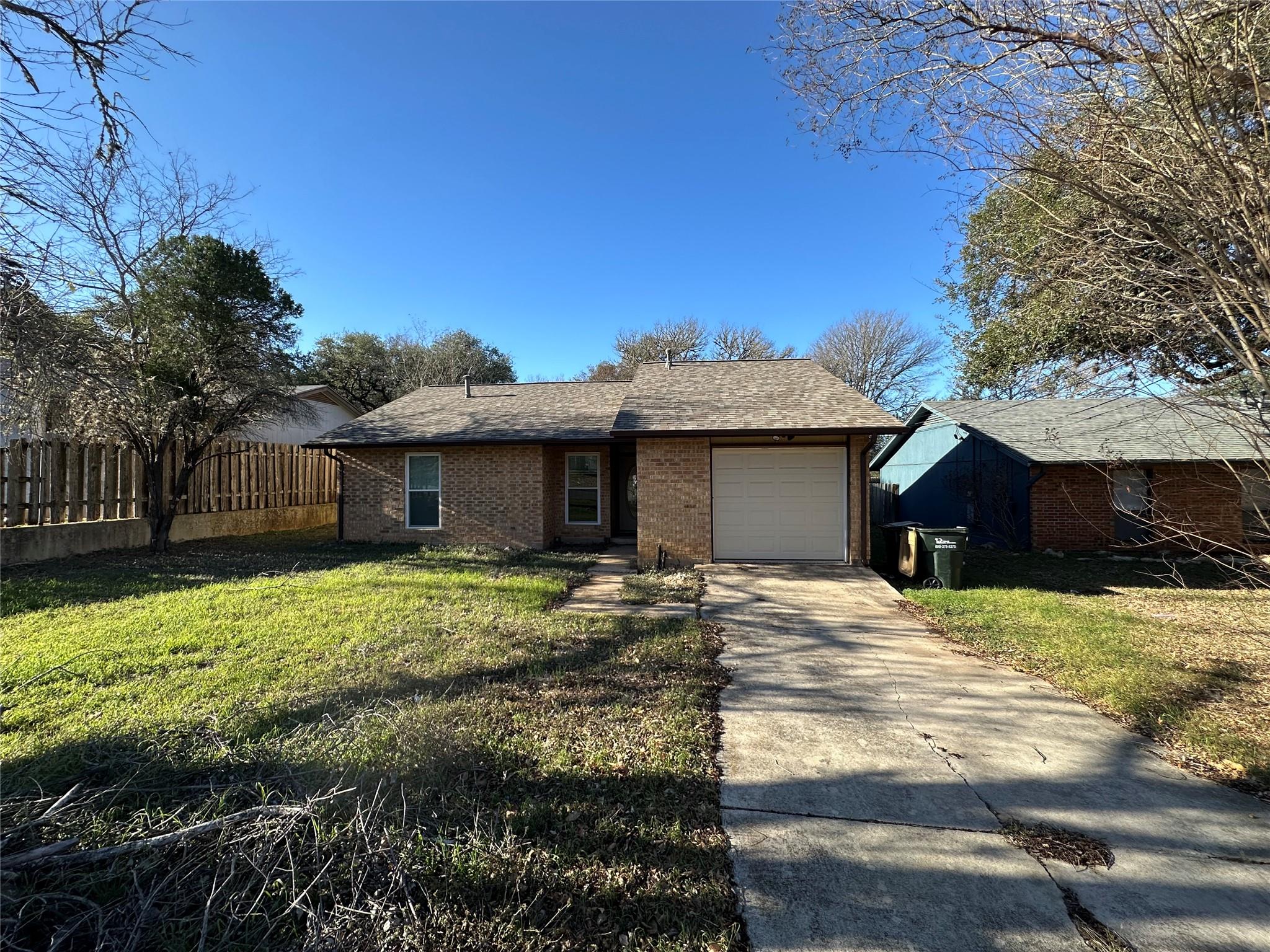 Listing photo 1 of 2025  Castle Gate Cir