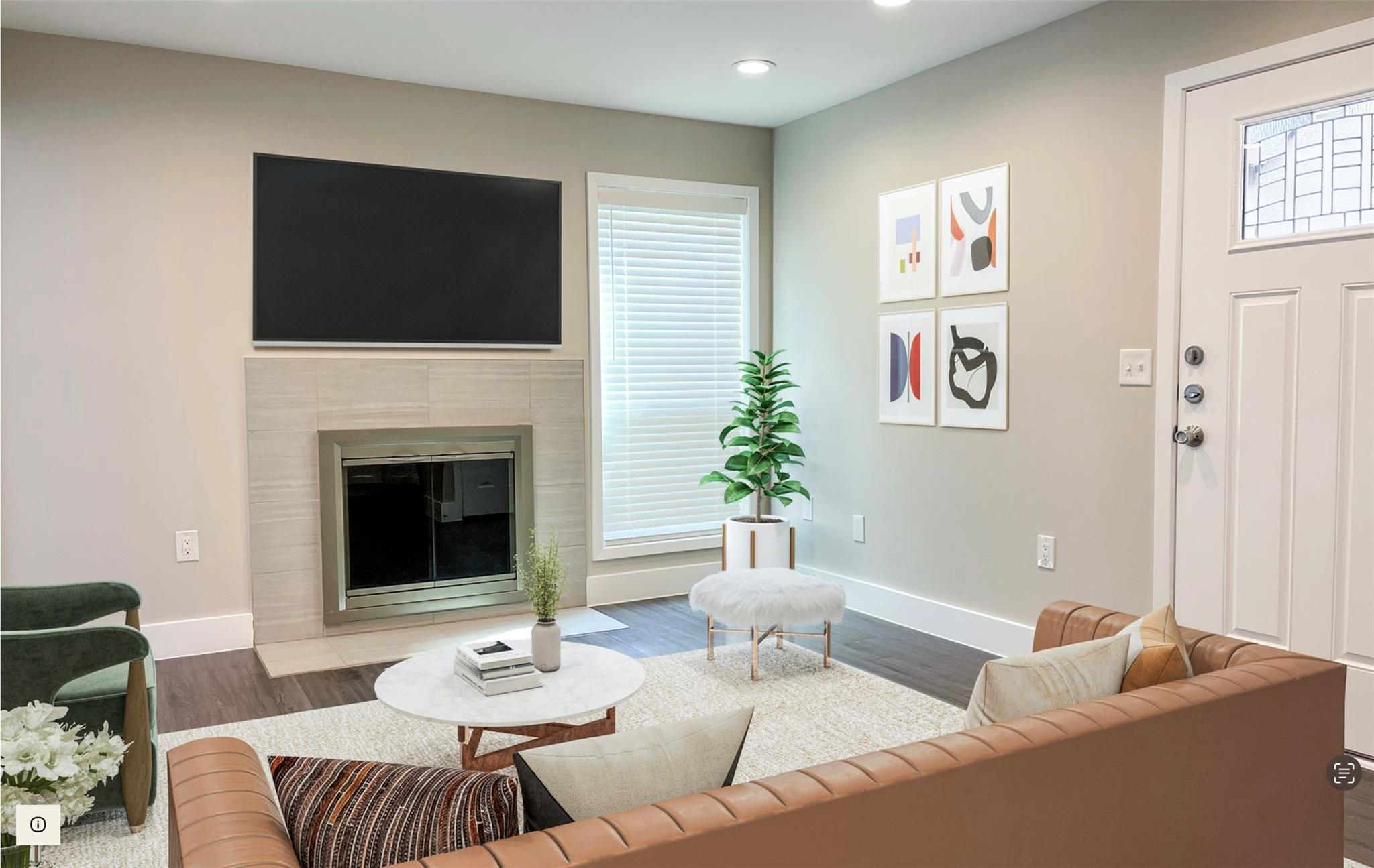 Listing photo 1 of 935  La Posada Dr  #145