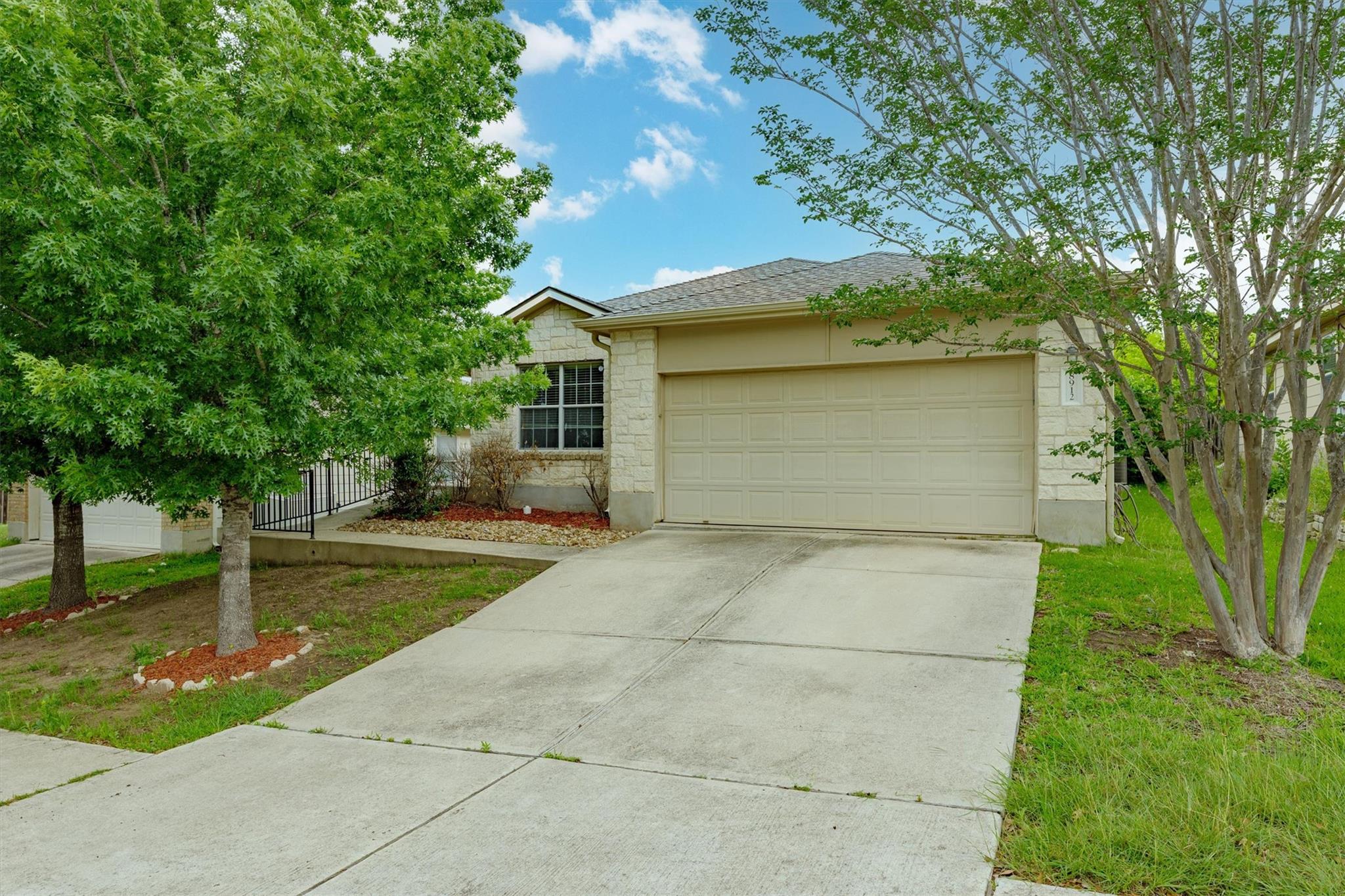 Listing photo 1 of 8912  China Rose Dr