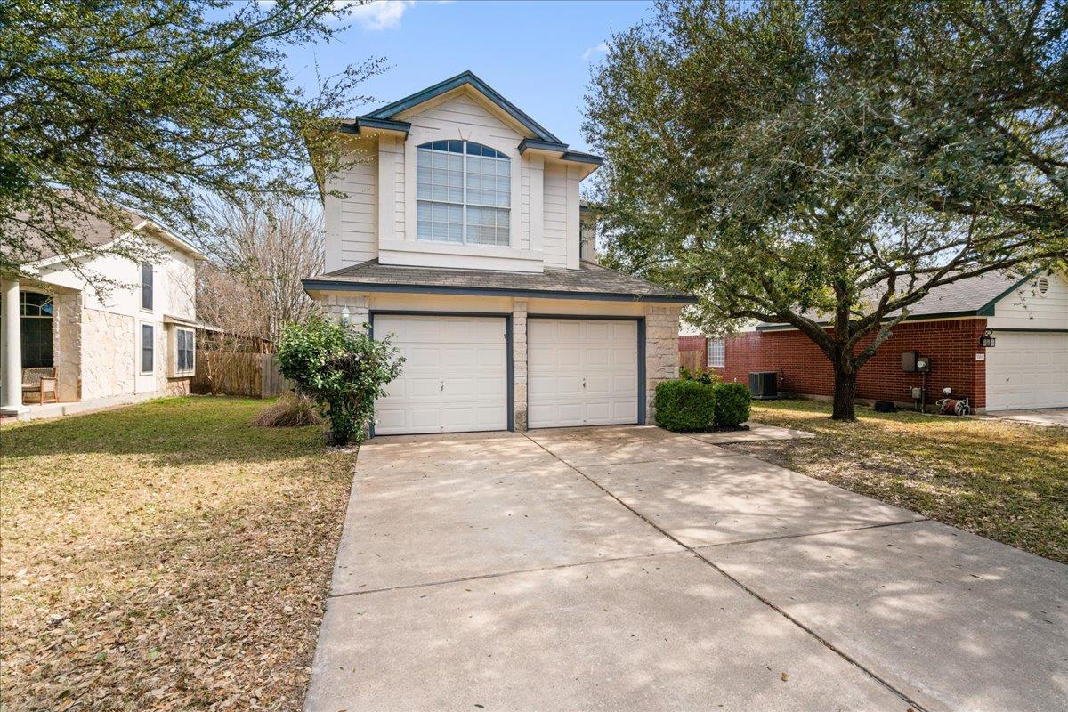 Listing photo 1 of 17413  Toyahville Trl