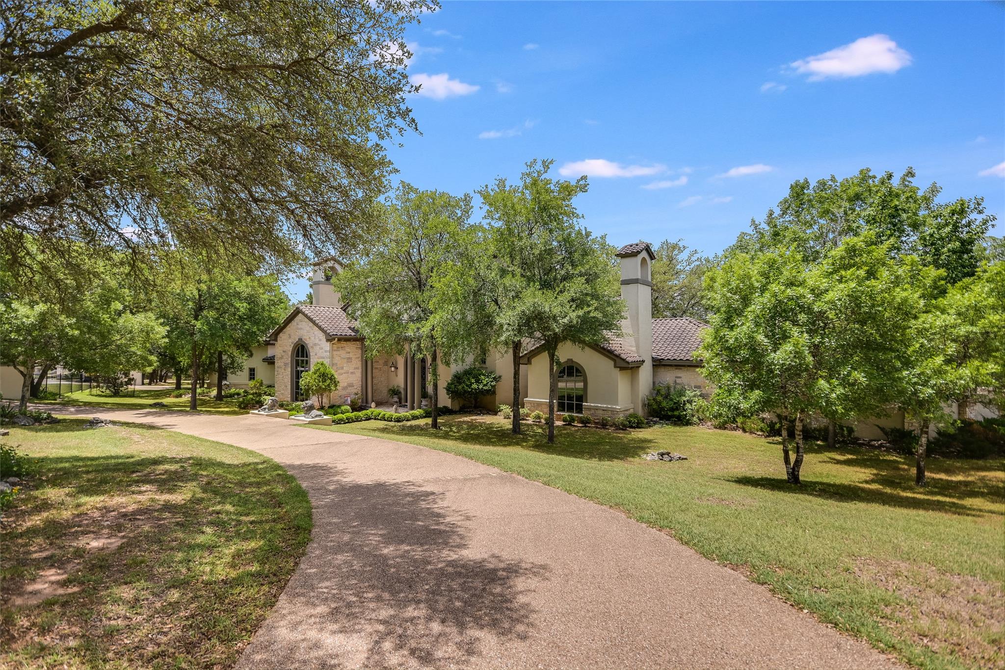 Listing photo 1 of 8611  Young Ln
