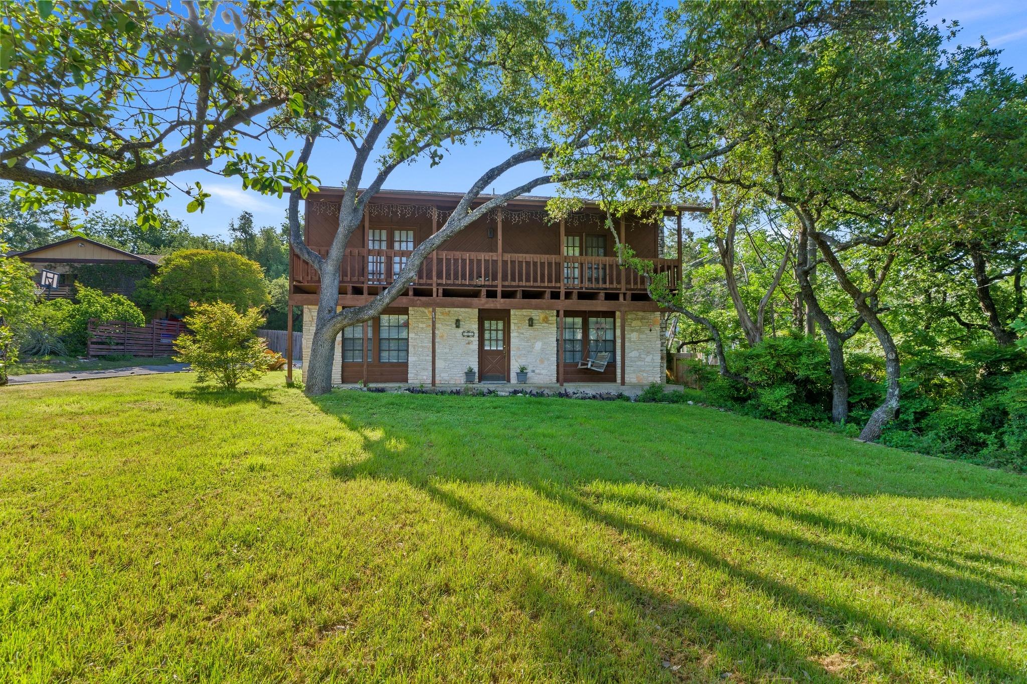 Listing photo 1 of 103 S Laurelwood Dr S