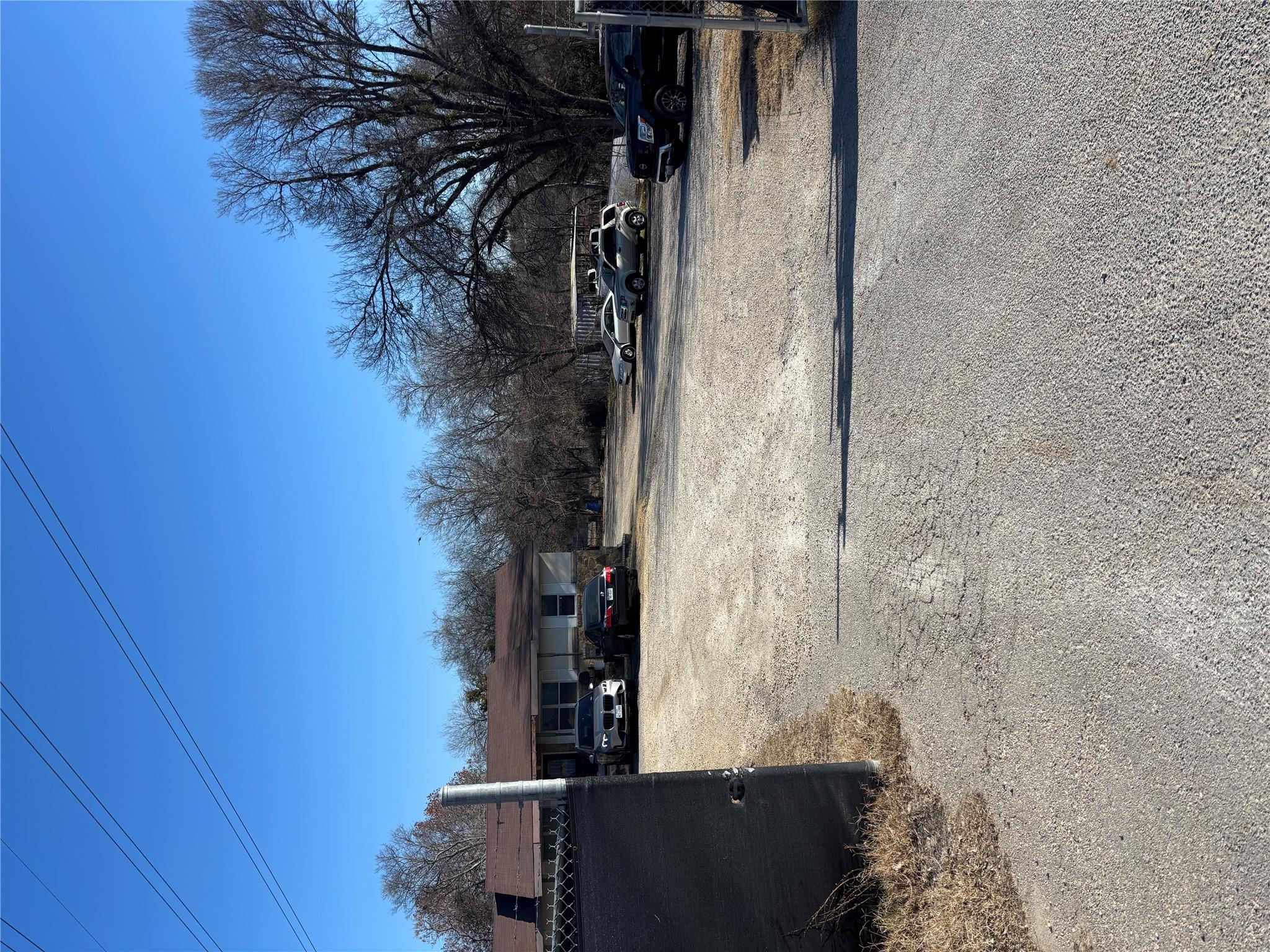 Listing photo 1 of 2214  Gardenia Dr