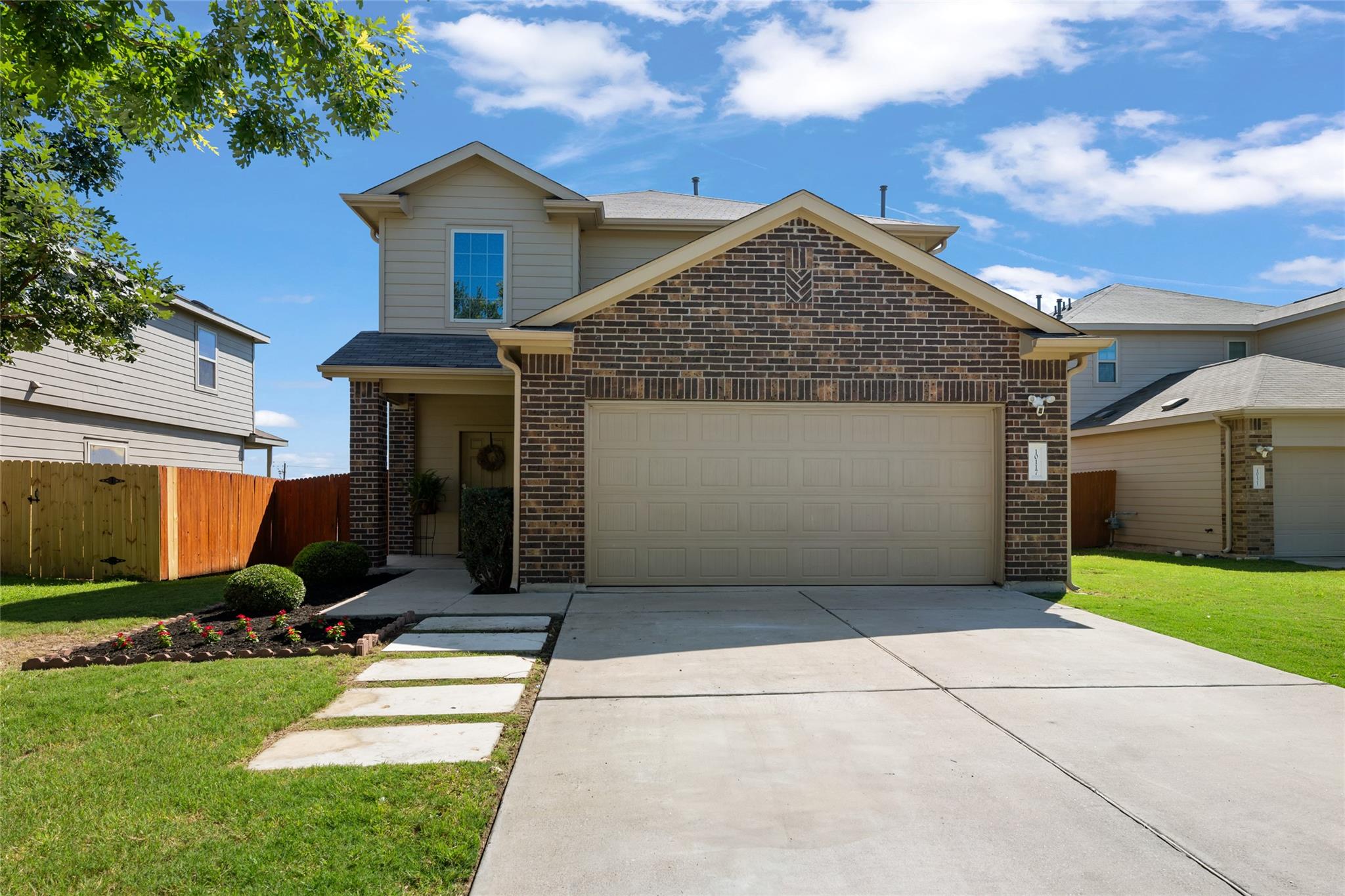 Listing photo 1 of 10117  Crescendo Ln
