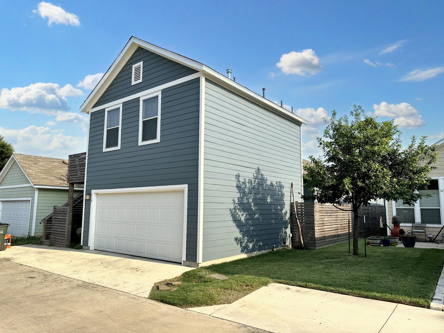 Listing photo 1 of 315  Rachel St  #Garage Apartment