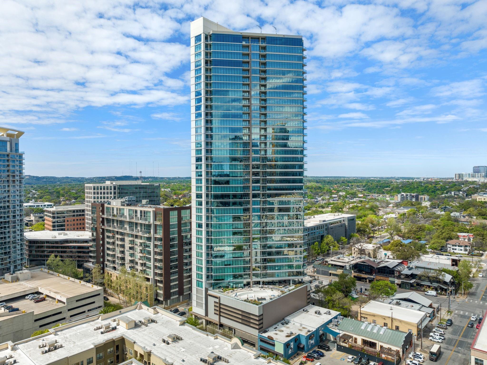 Ảnh nhà đang rao bán 1 của 501  West Ave  #3403