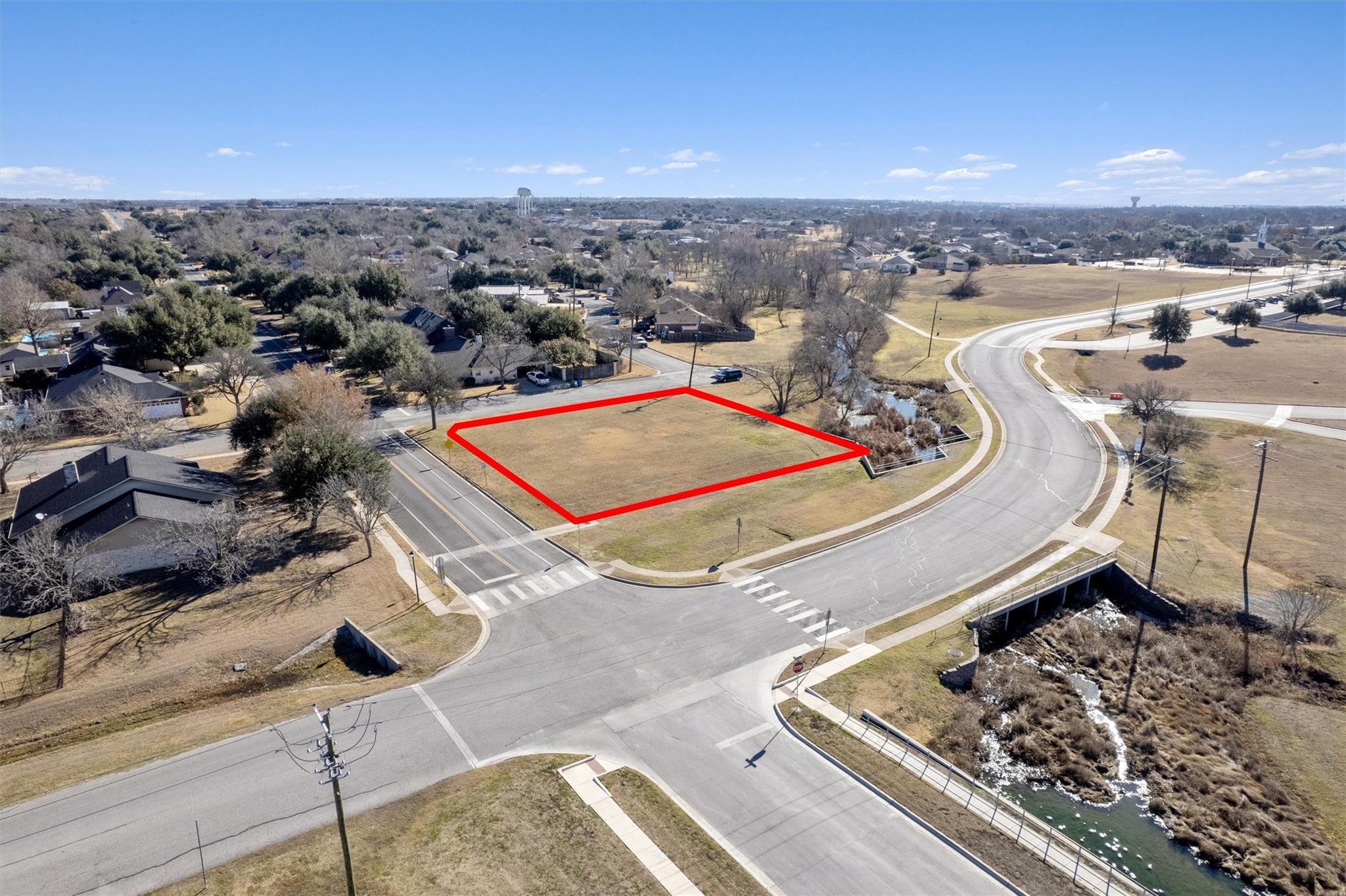 Listing photo 1 of 3949  Pinehurst Dr