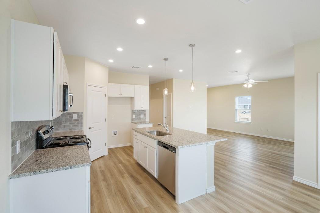 Listing photo 1 of 515  War Admiral Dr  #A & B