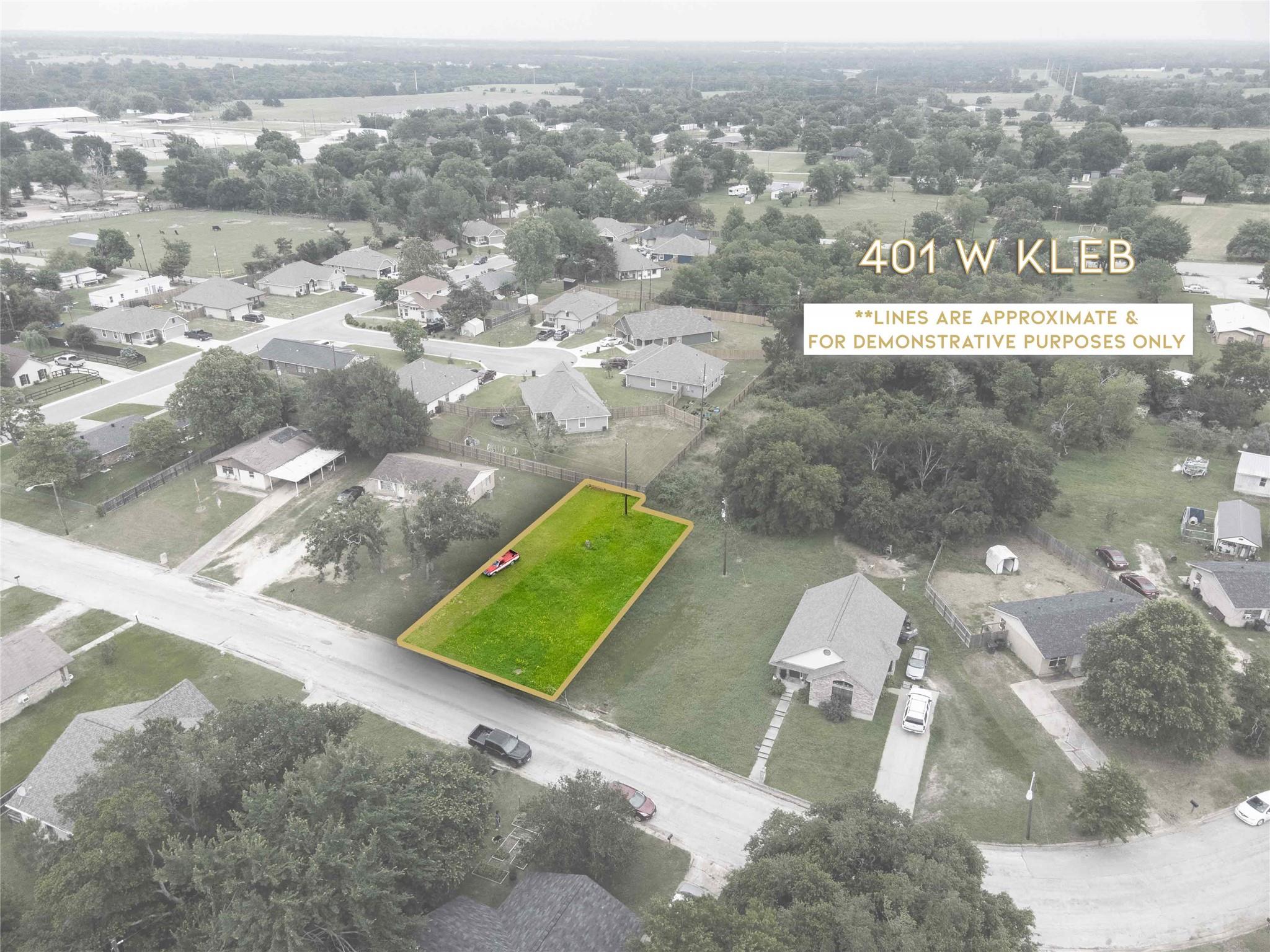 Listing photo 1 of 401 W Kleb St