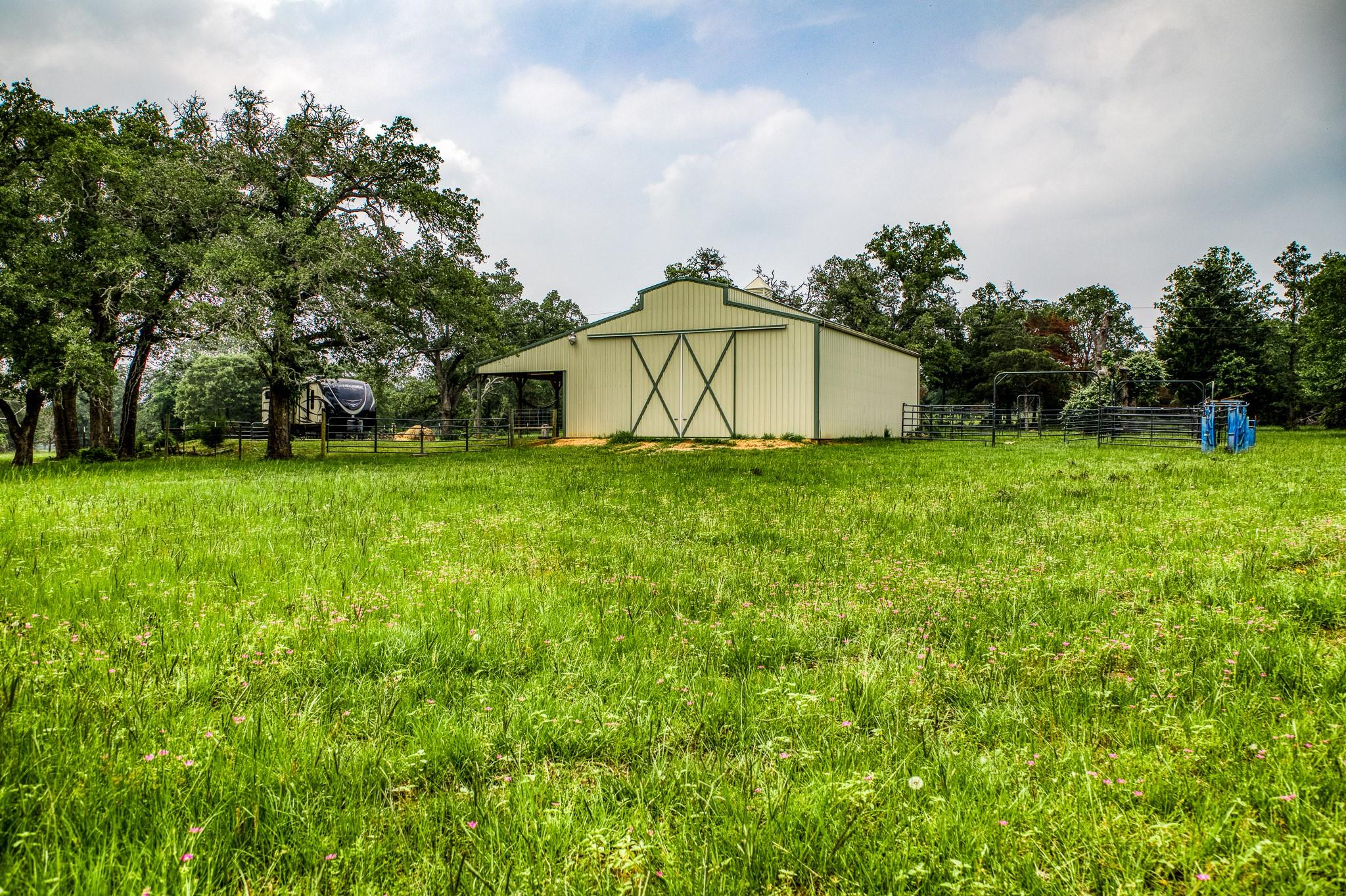 Listing photo 1 of 10610  CR 322 None