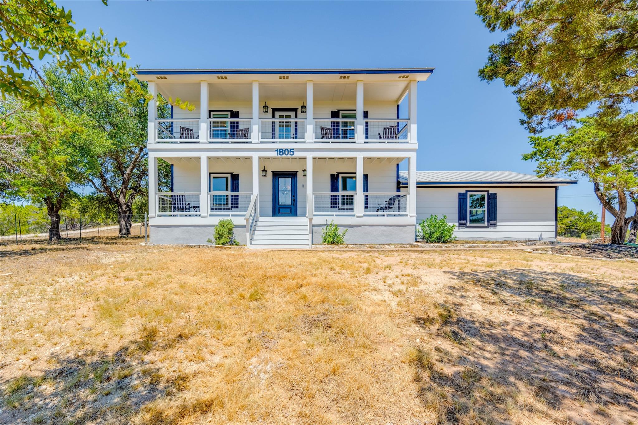 Listing photo 1 of 1805  Spring Valley Dr