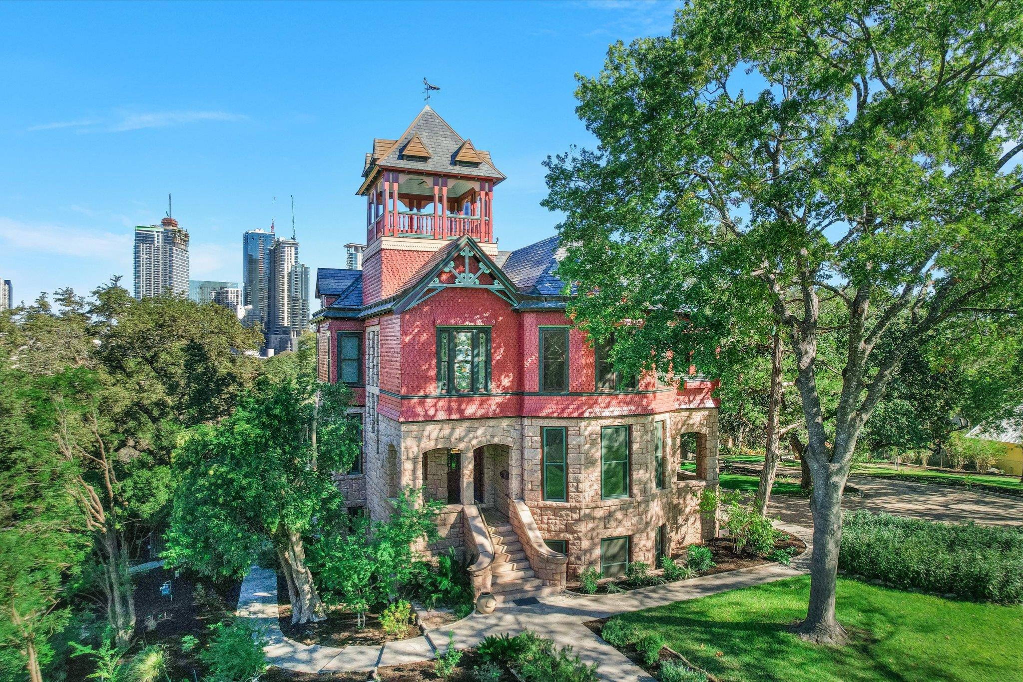 Listing photo 1 of 400  Academy Dr