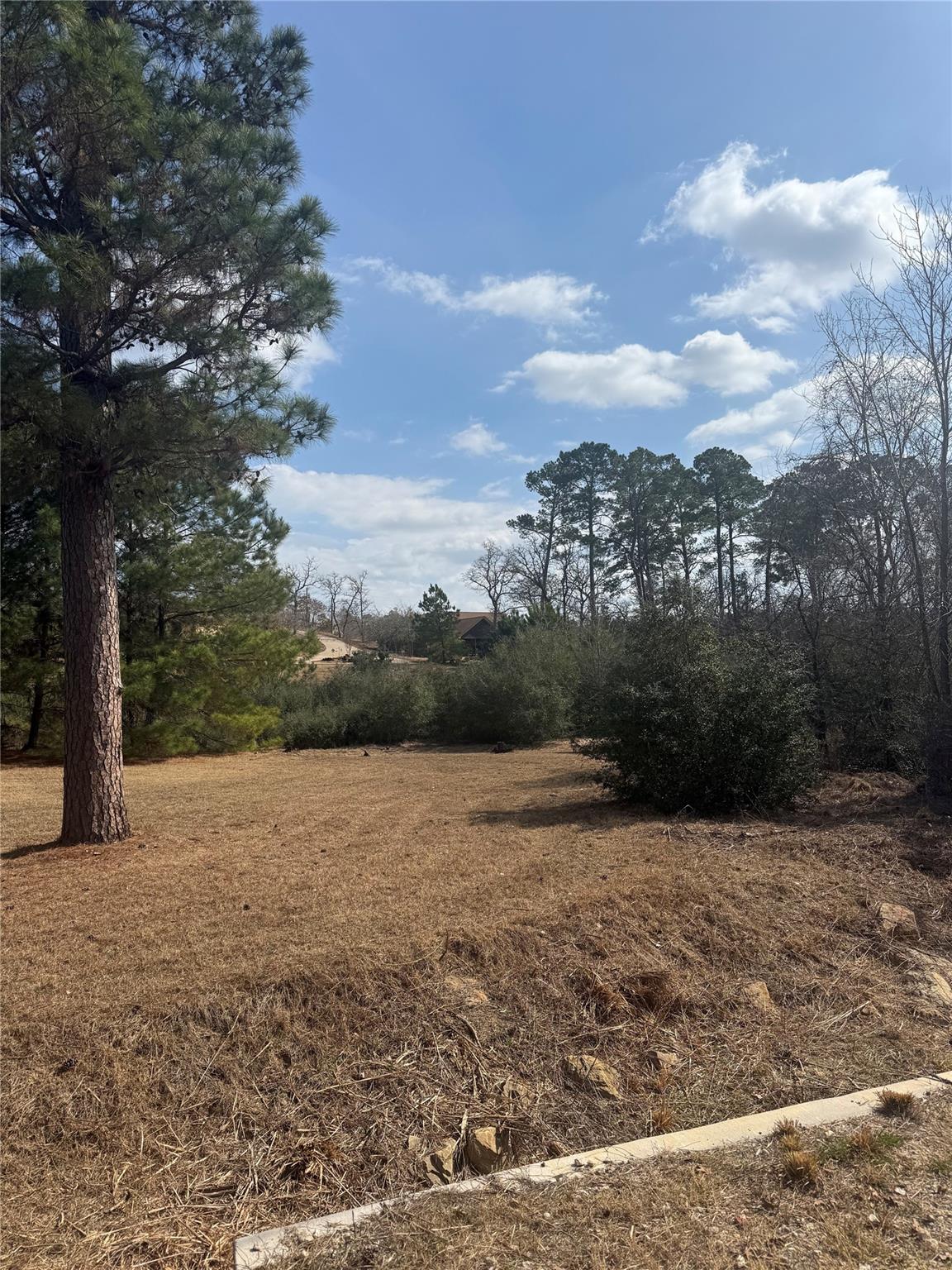 Listing photo 1 of 123  Koali Dr