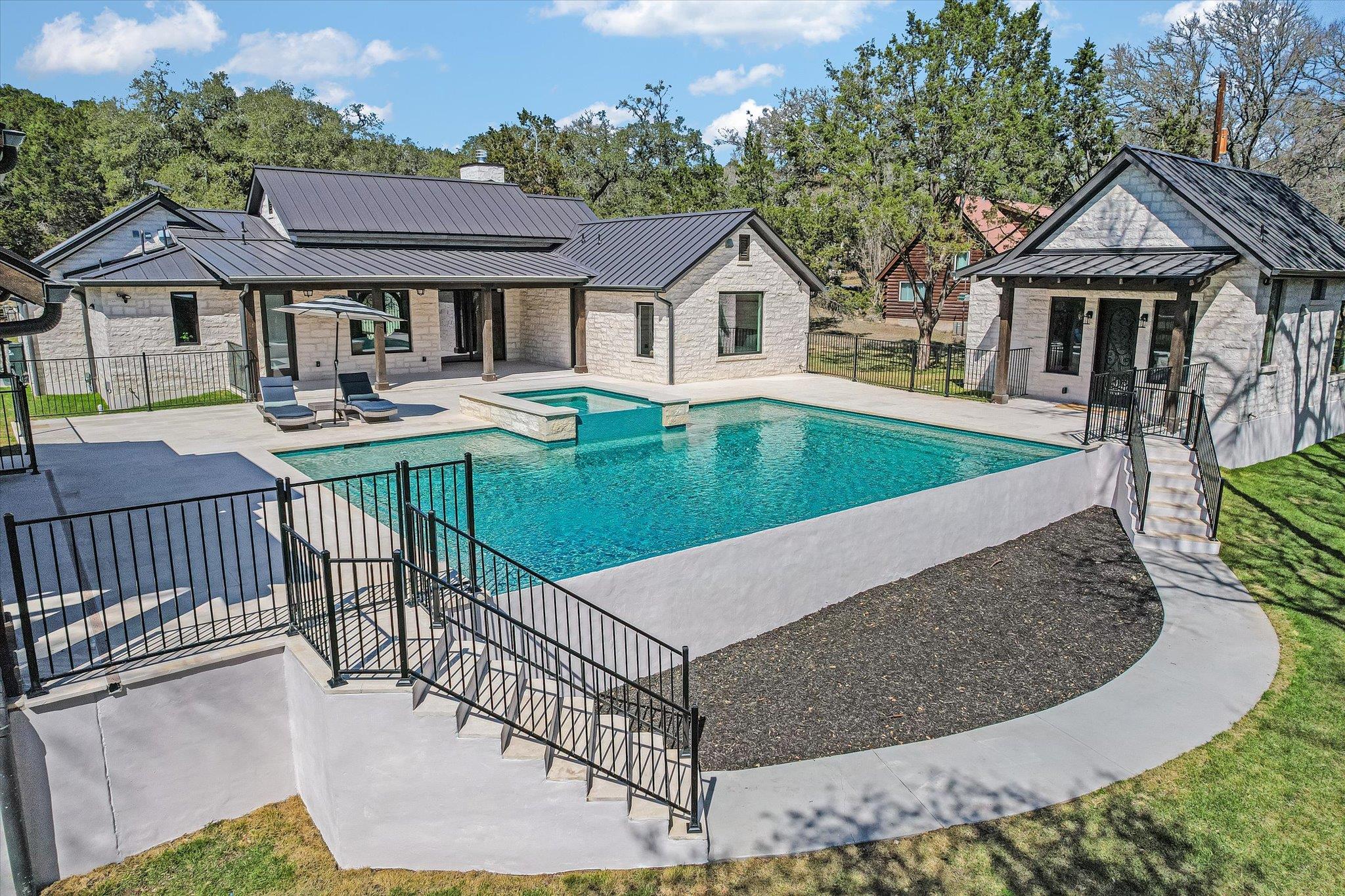 Listing photo 1 of 312  Rancho Grande Dr