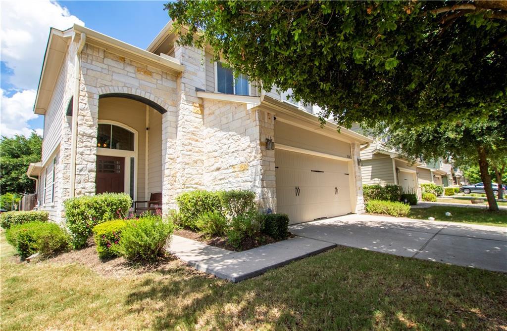 Listing photo 1 of 1520  Huckleberry Ln
