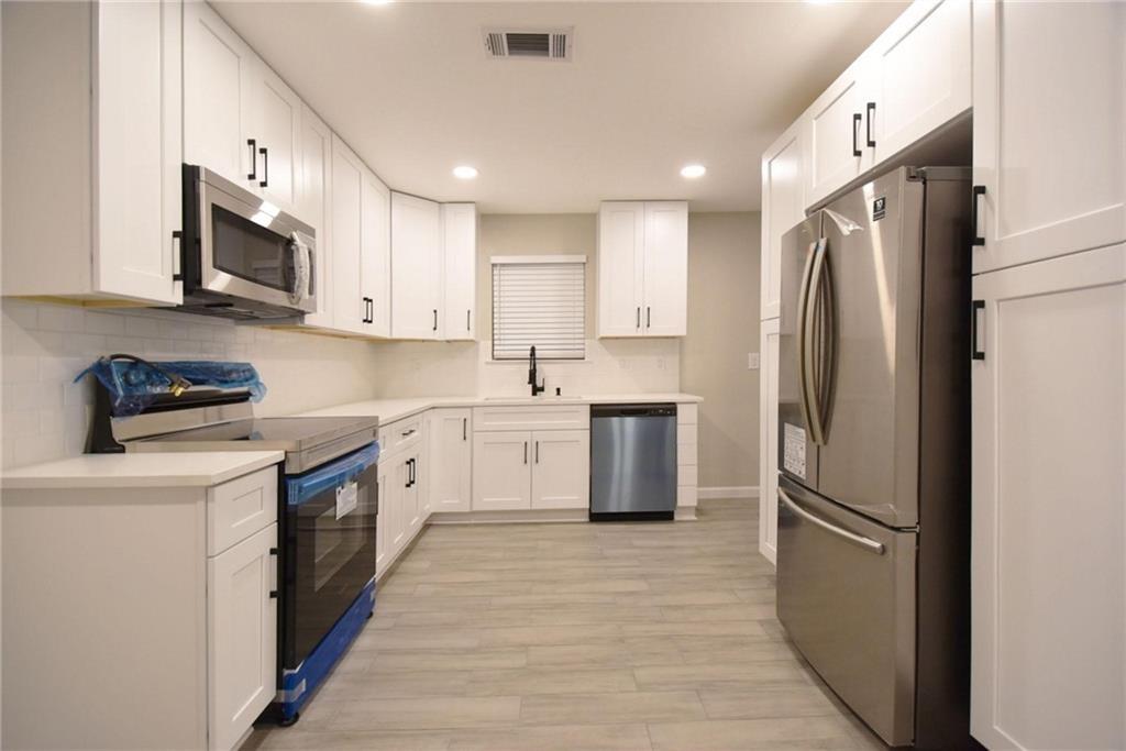 Listing photo 1 of 8600  Fathom Cir  #1408