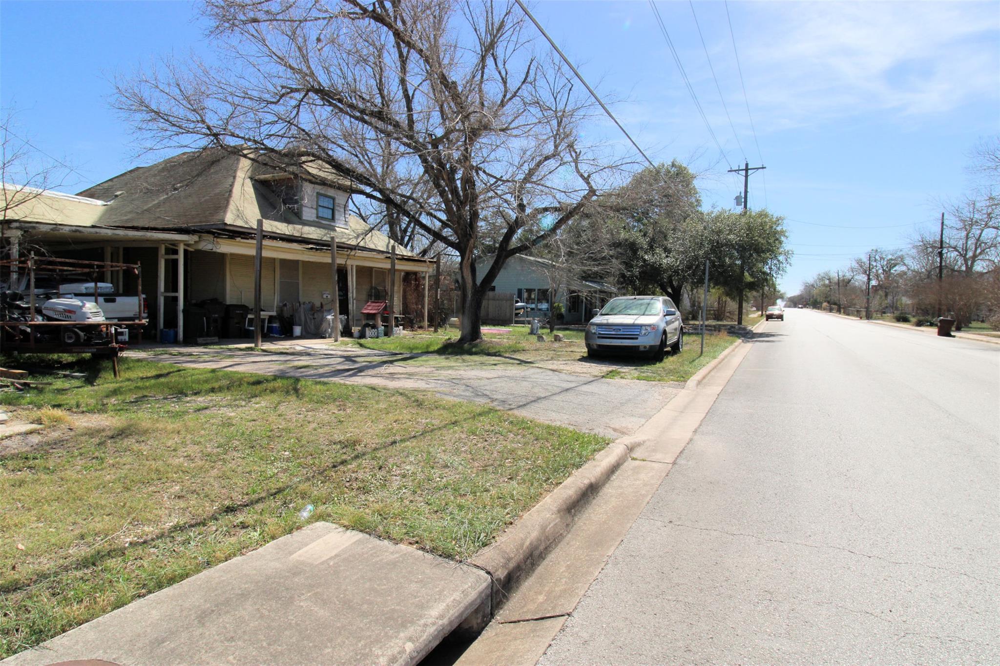 Listing photo 1 of 402  Trinity St