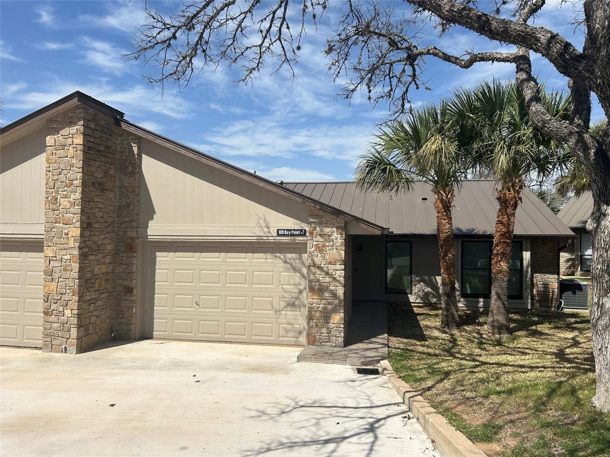 Listing photo 1 of 100  Bay Point Dr  #7