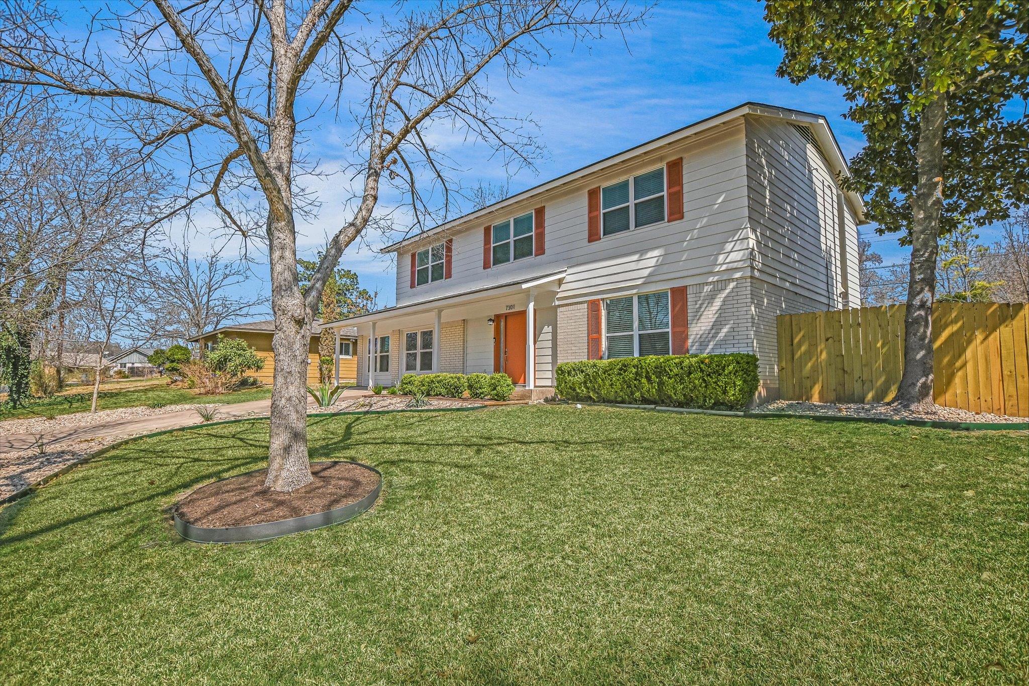 Listing photo 1 of 7301  Marywood Cir