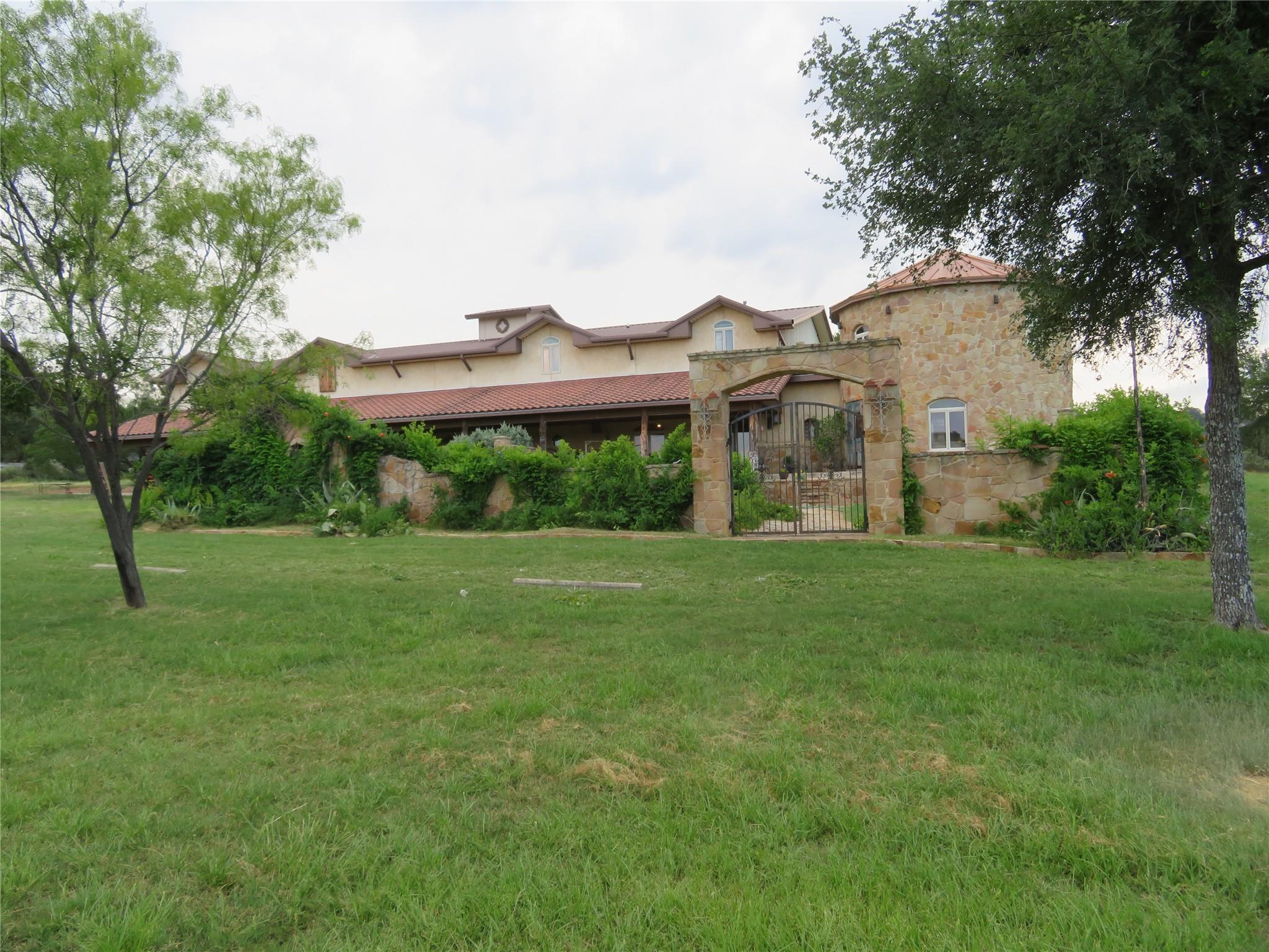 Listing photo 1 of 409  County Road 138 Rd