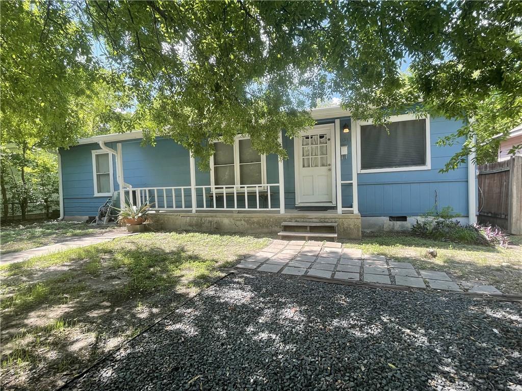 Listing photo 1 of 1041  Rosemont St