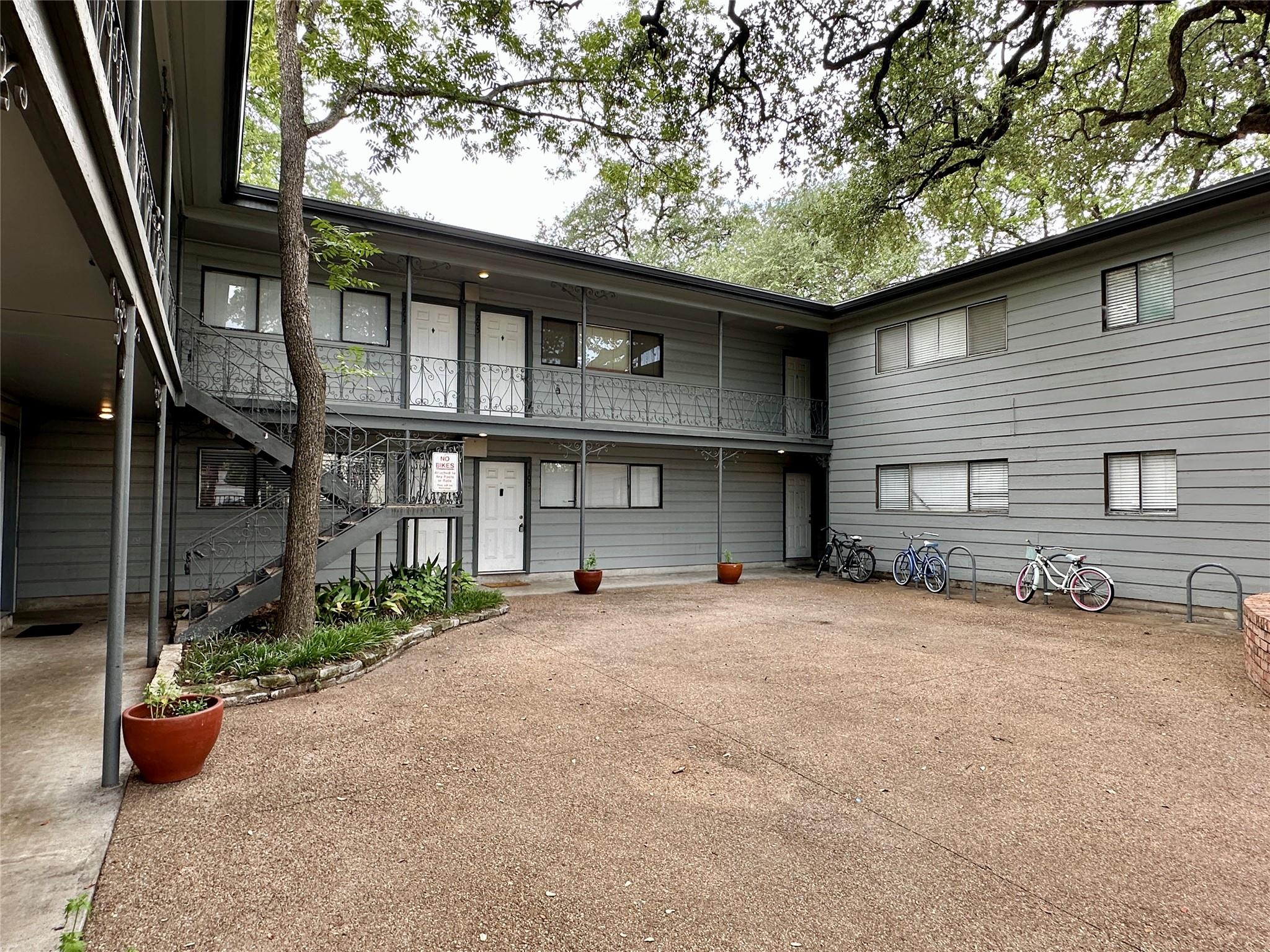Ảnh nhà đang rao bán 1 của 803 W 28th St  #106