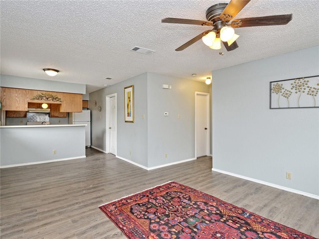 Listing photo 1 of 5809  Spring Meadow Rd  #B