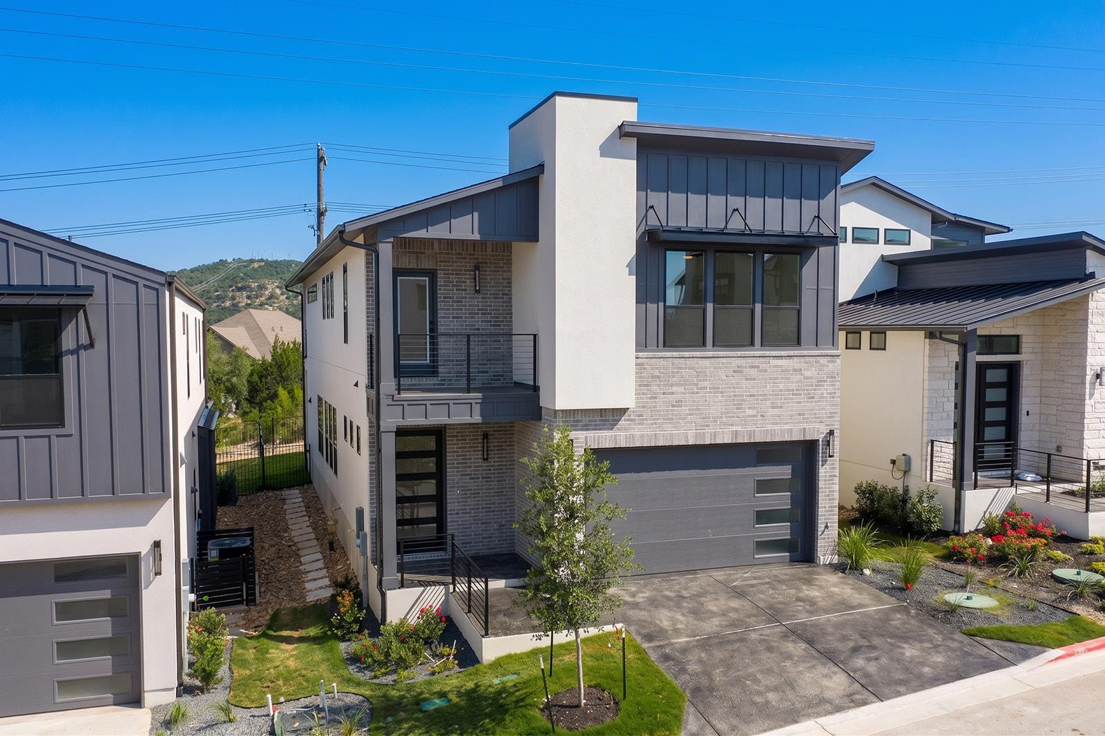 Listing photo 1 of 403  Austin Heights Rd
