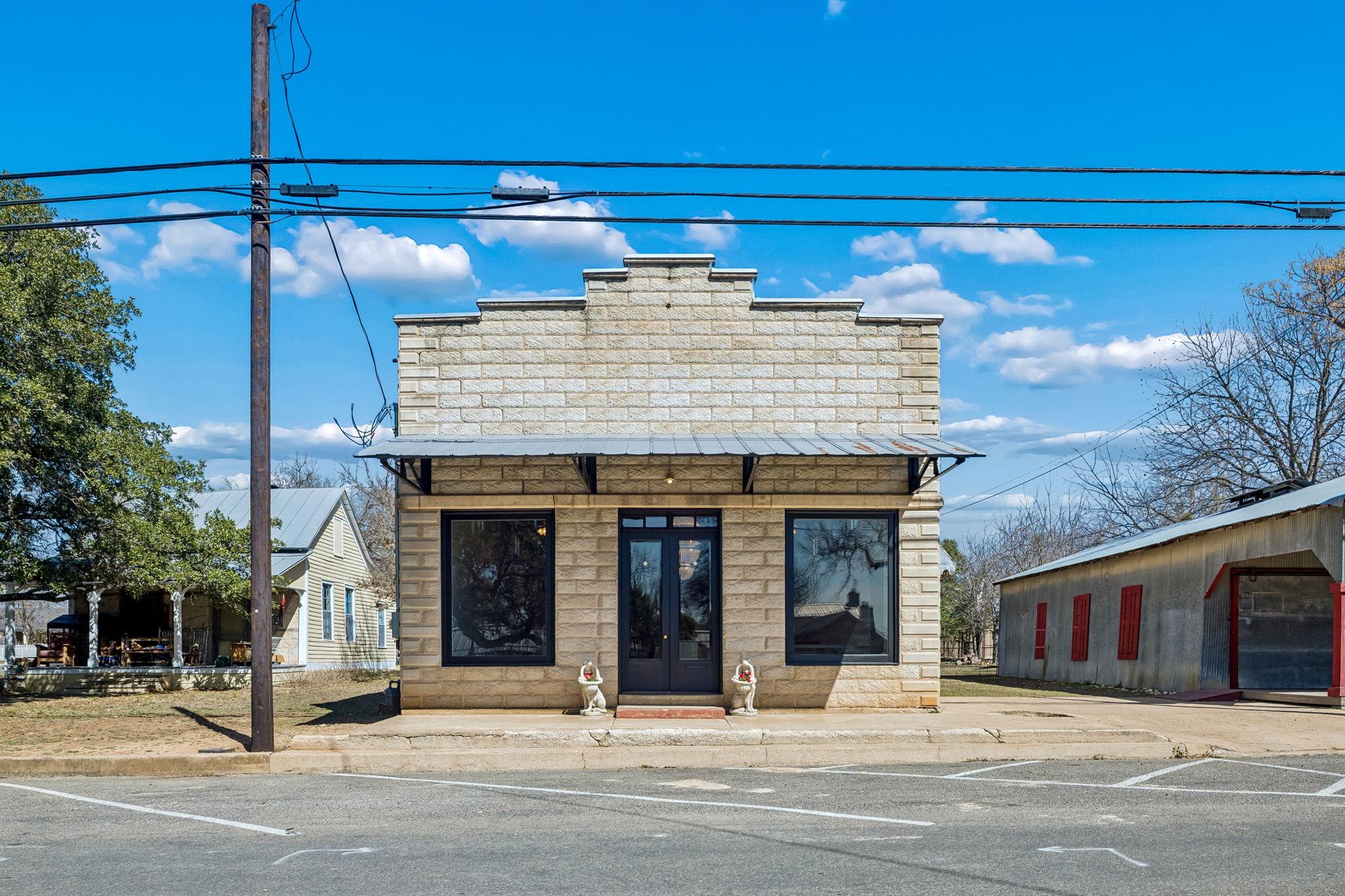 Listing photo 1 of 606  High St