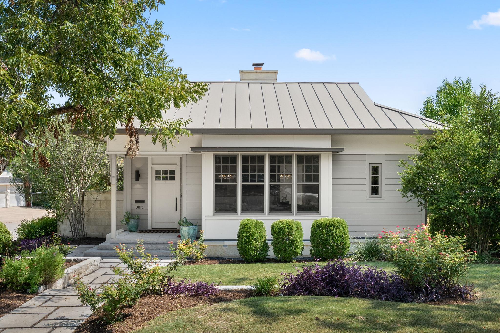 Listing photo 1 of 3015  Washington Sq