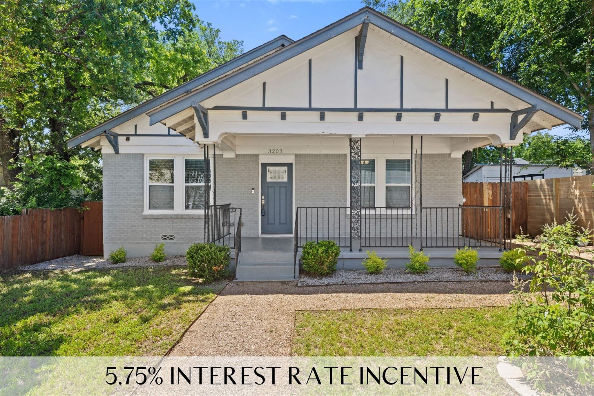 Listing photo 1 of 3203 E 18th St