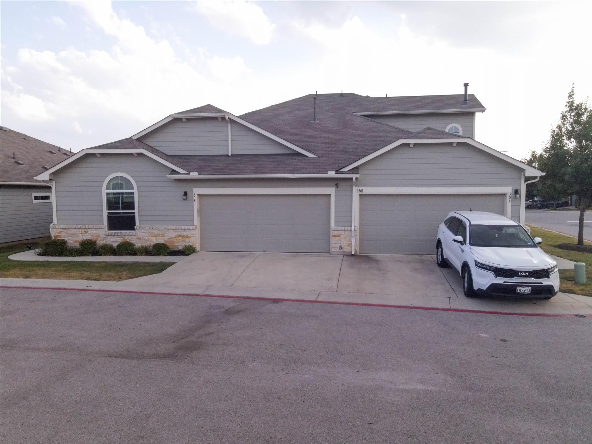 Listing photo 1 of 1501  Gropius Ln  #30B