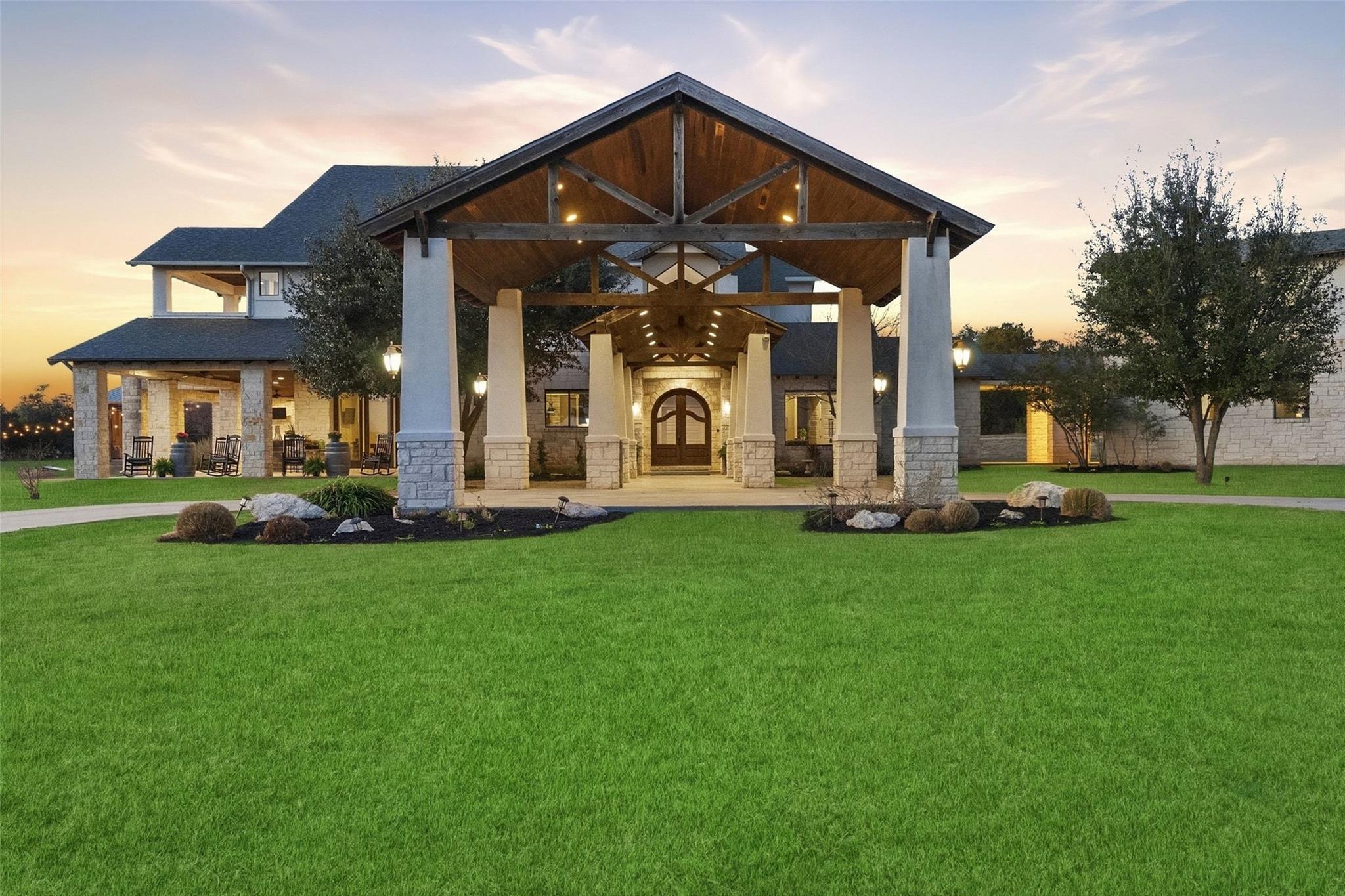 Ảnh nhà đang rao bán 1 của 7220  Creek Rd
