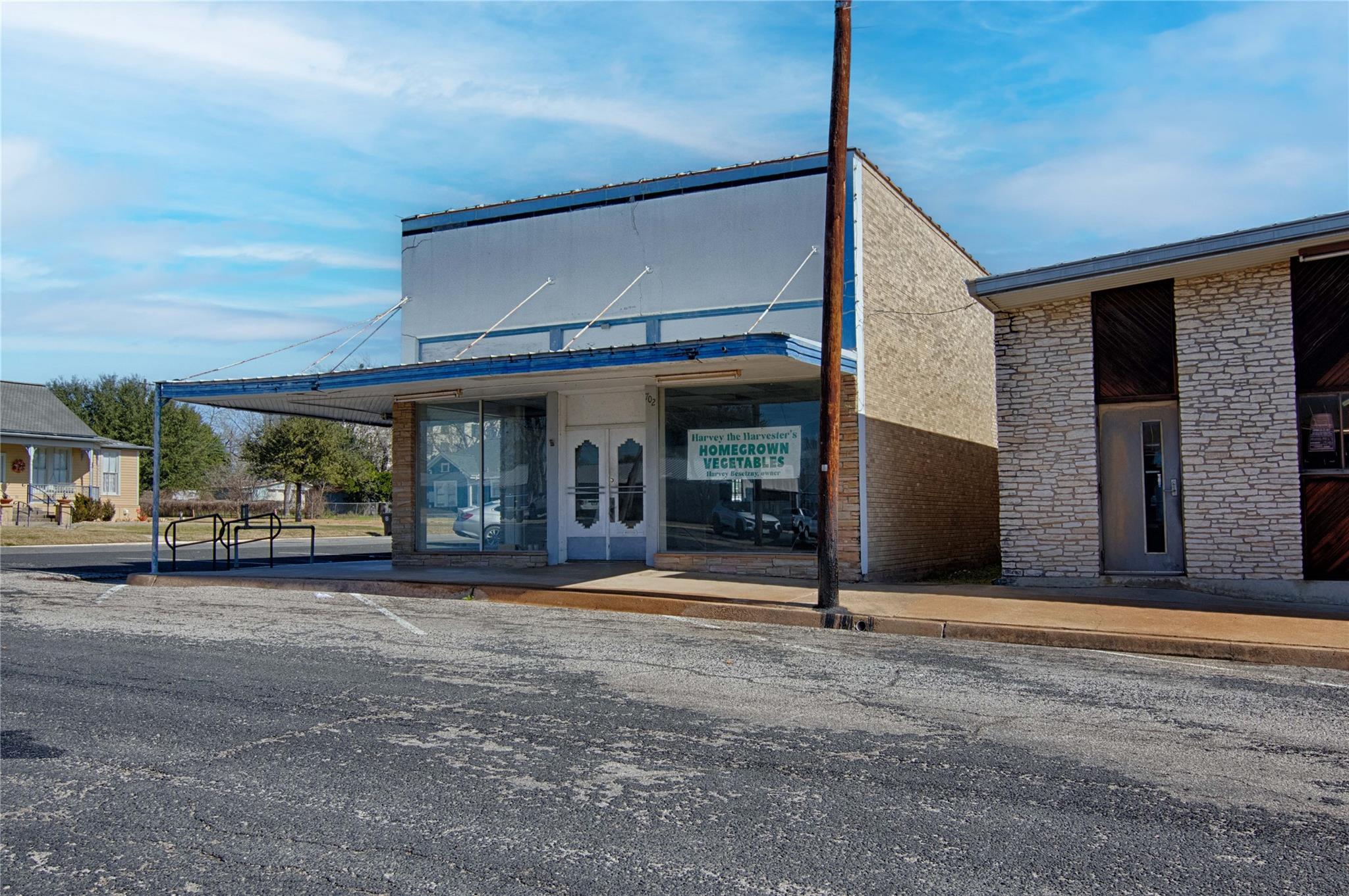 Listing photo 1 of 702  Upton Ave